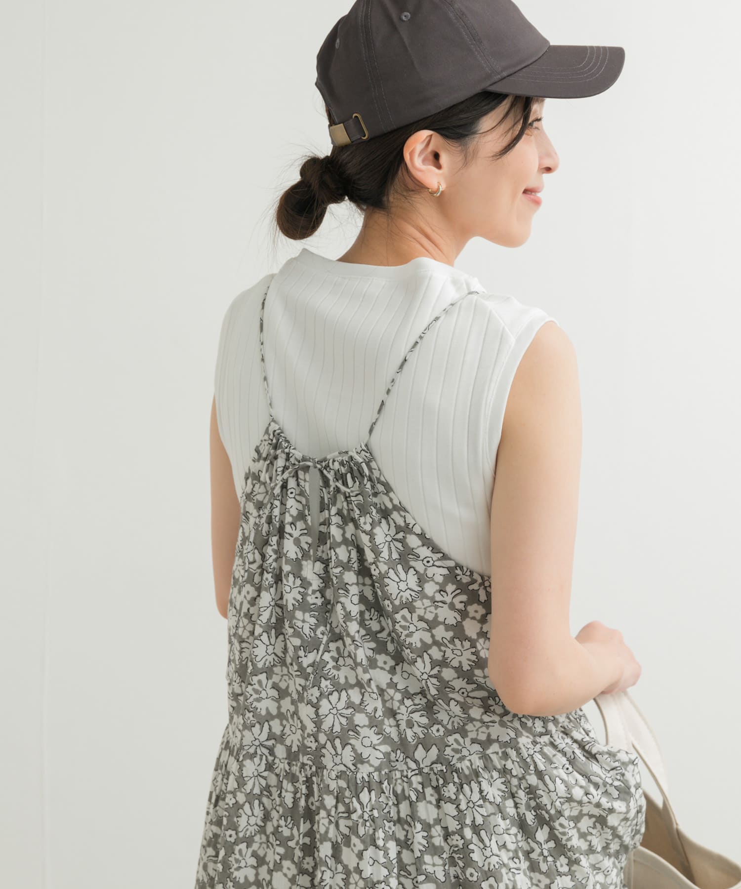 新品 ænrmòus nature box top ノースリーブ トップス 新品 ænrmòus nature box top ノースリーブ トップス