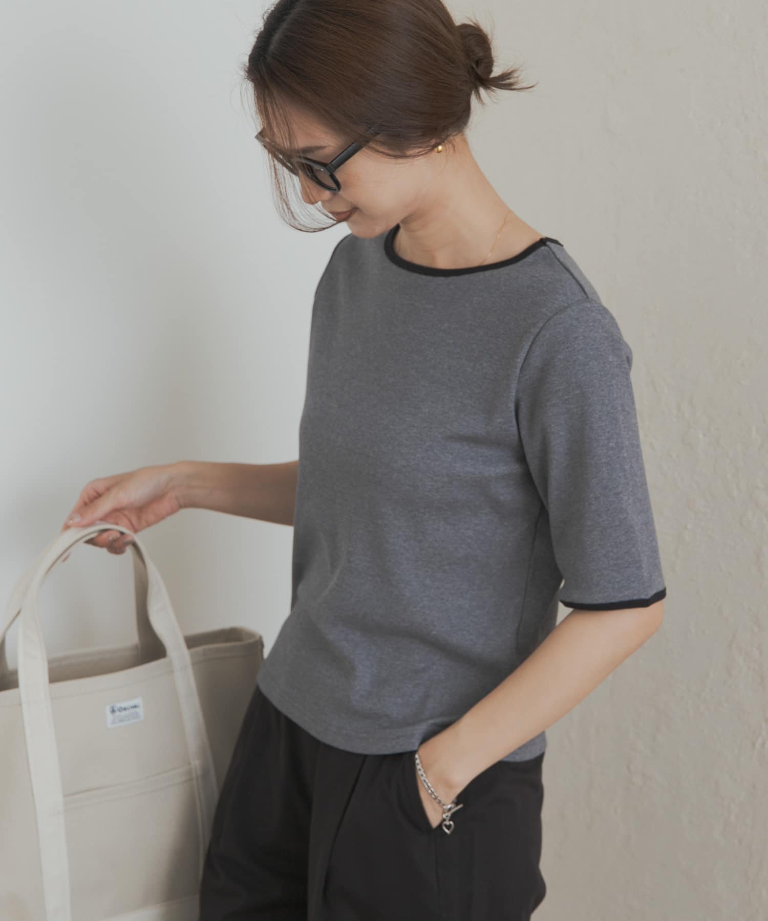 GRAY