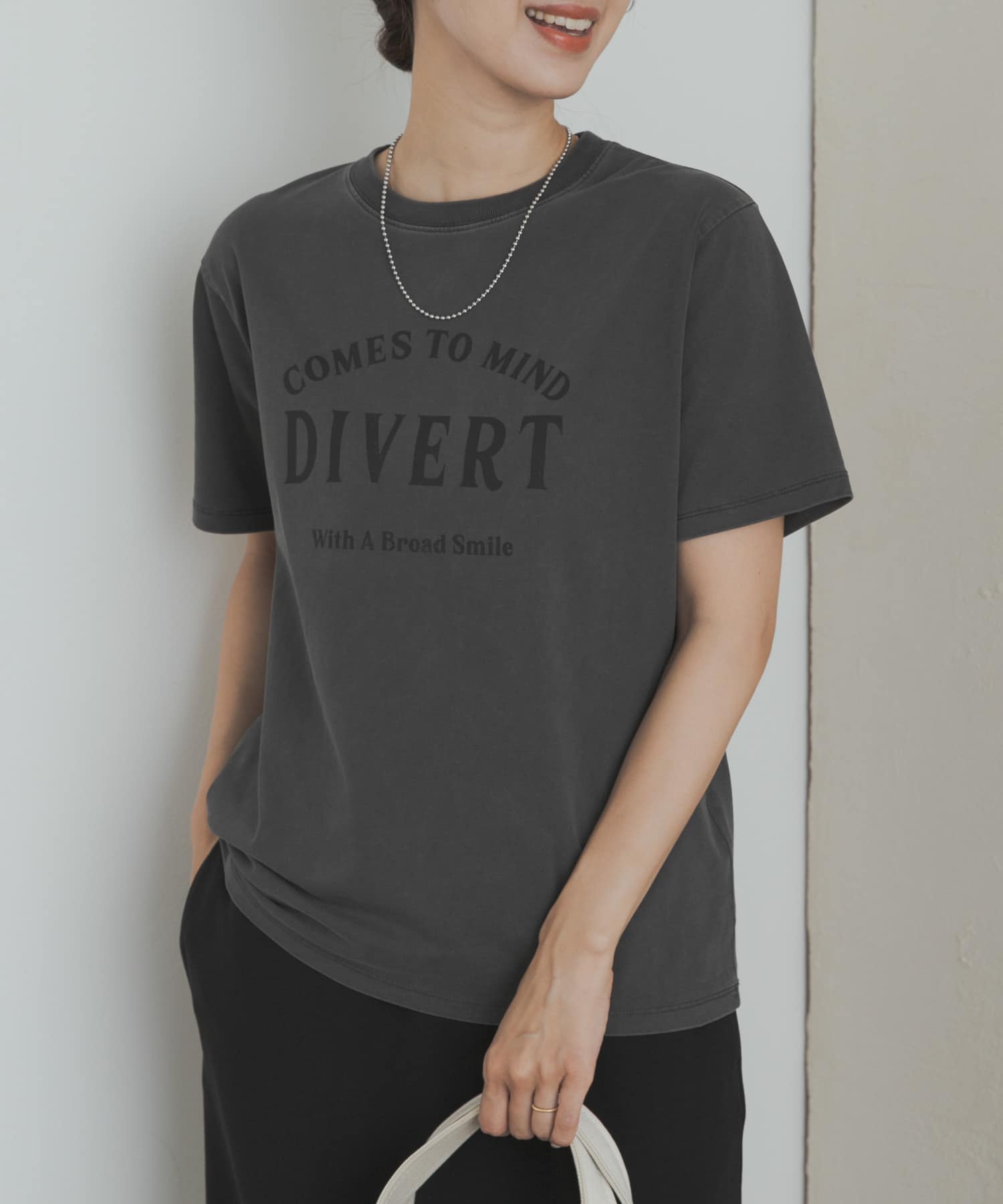 ピグメントロゴTシャツ