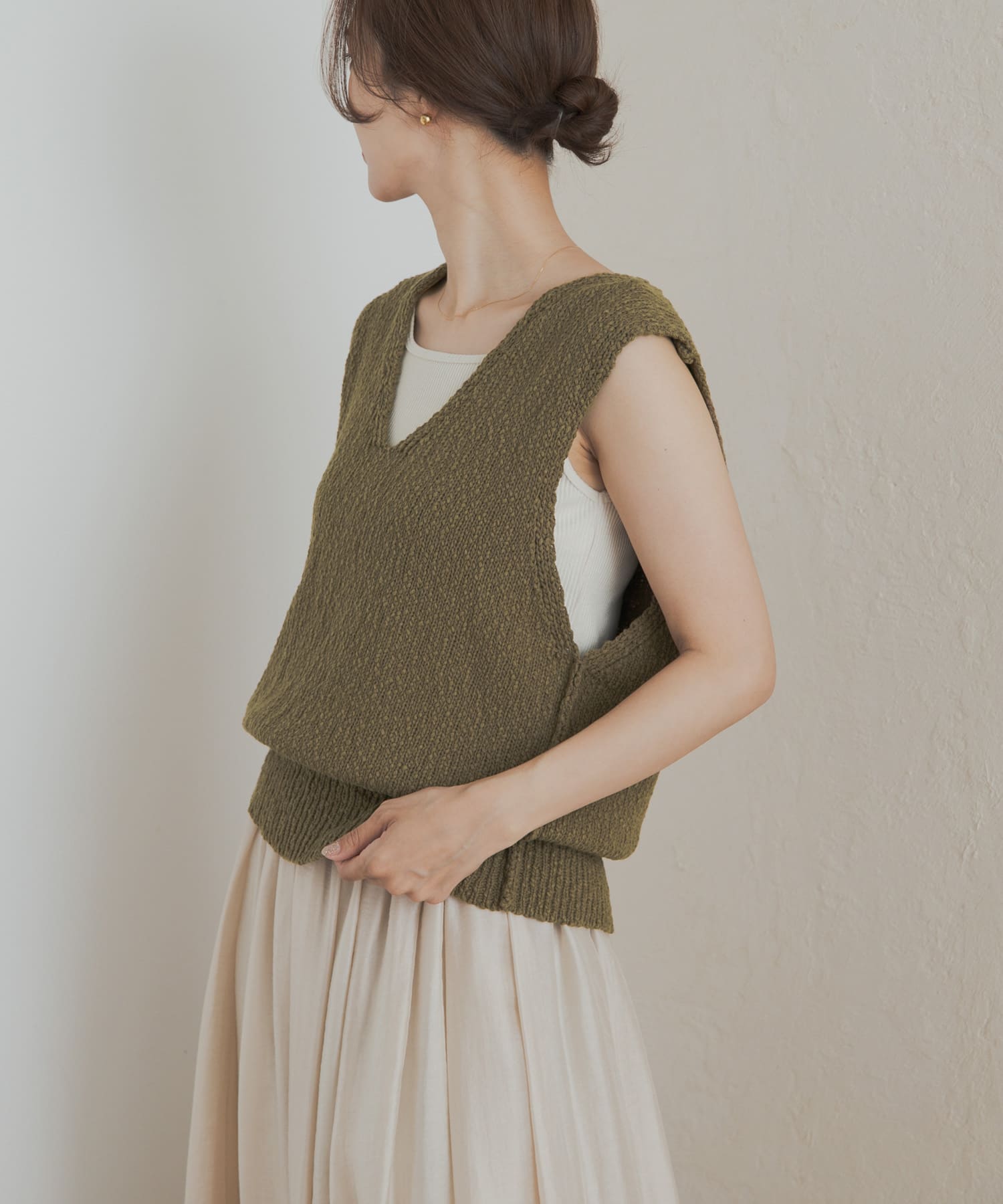 コットンブークレ深Vベスト