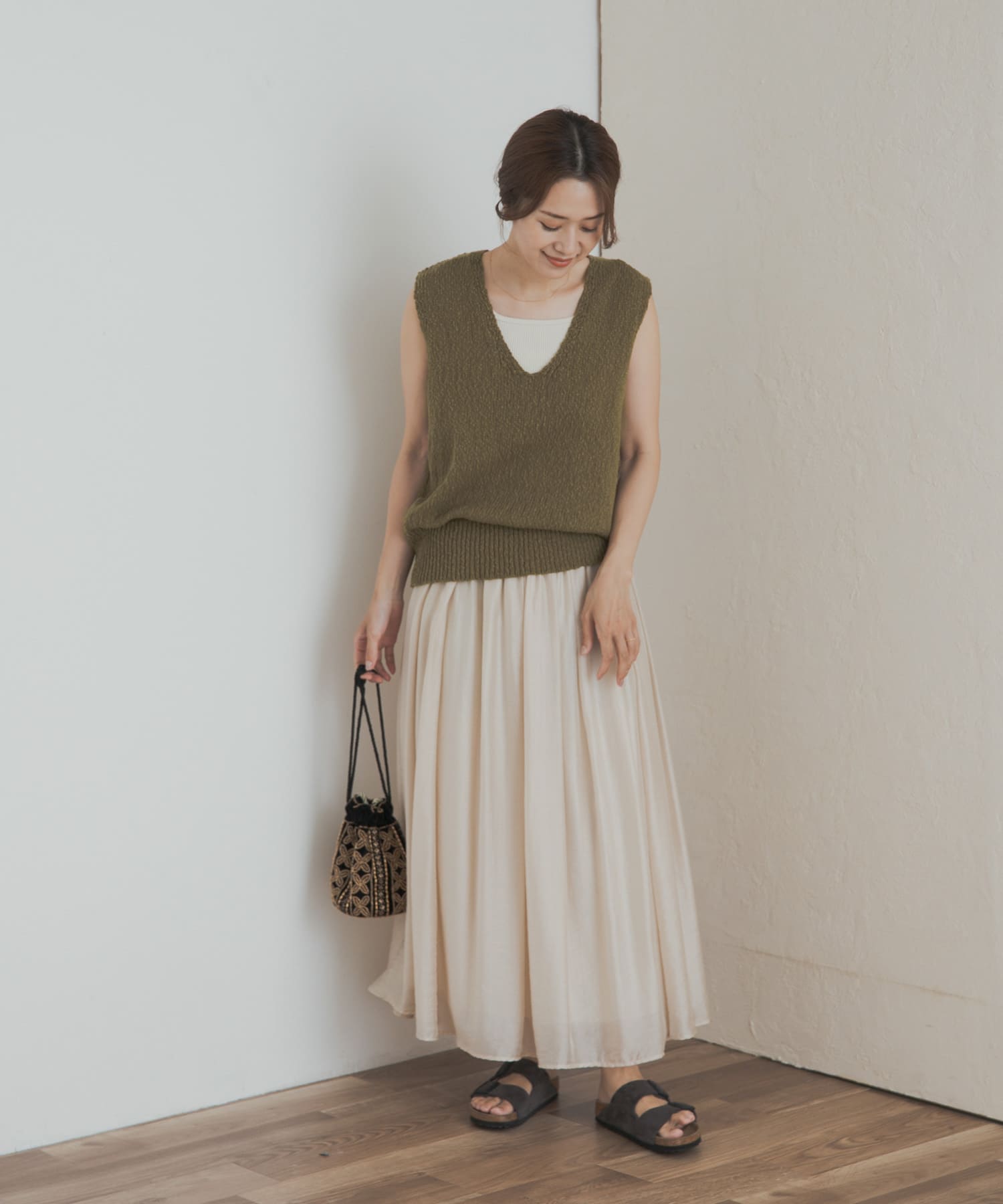 KHAKI