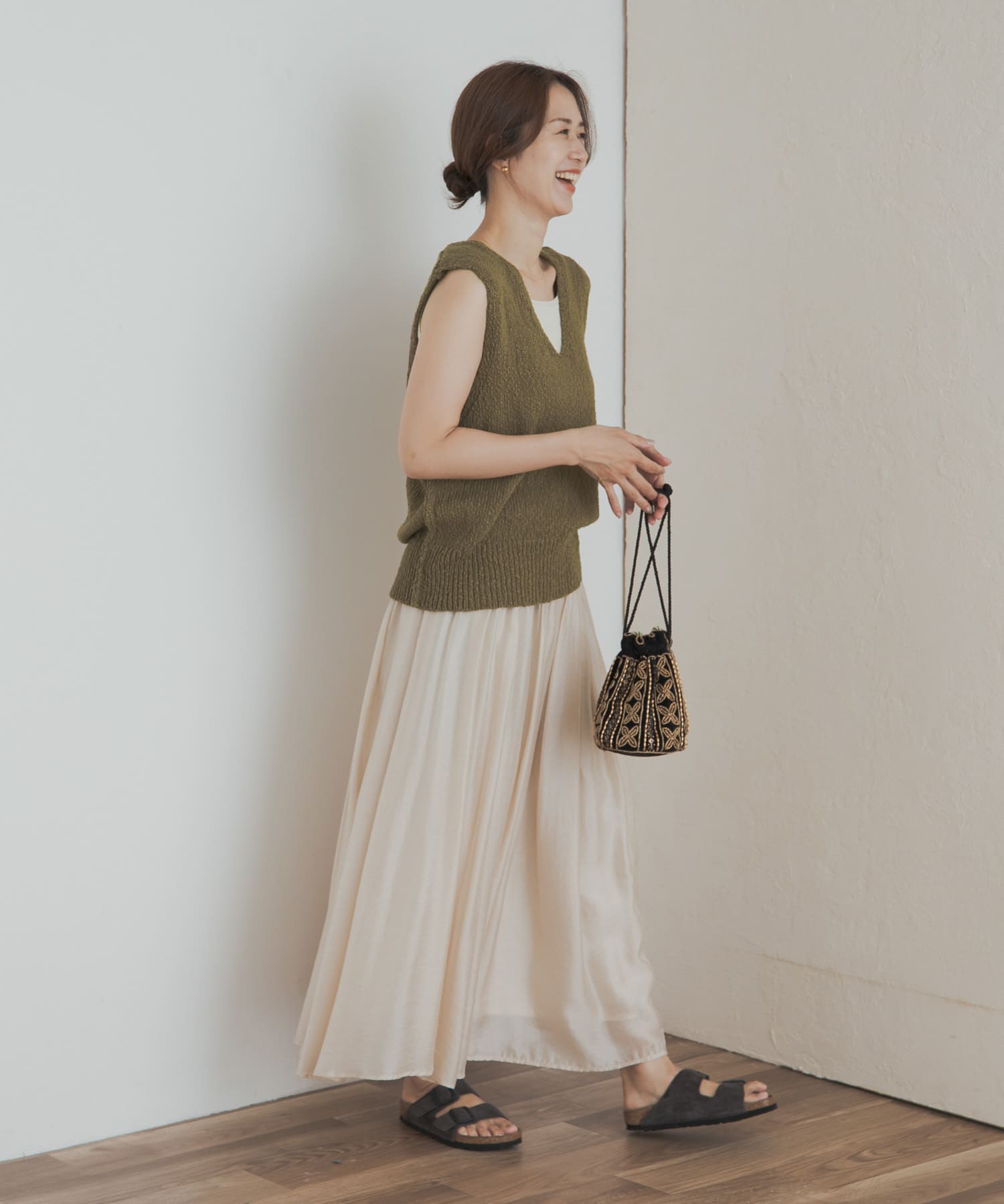 KHAKI