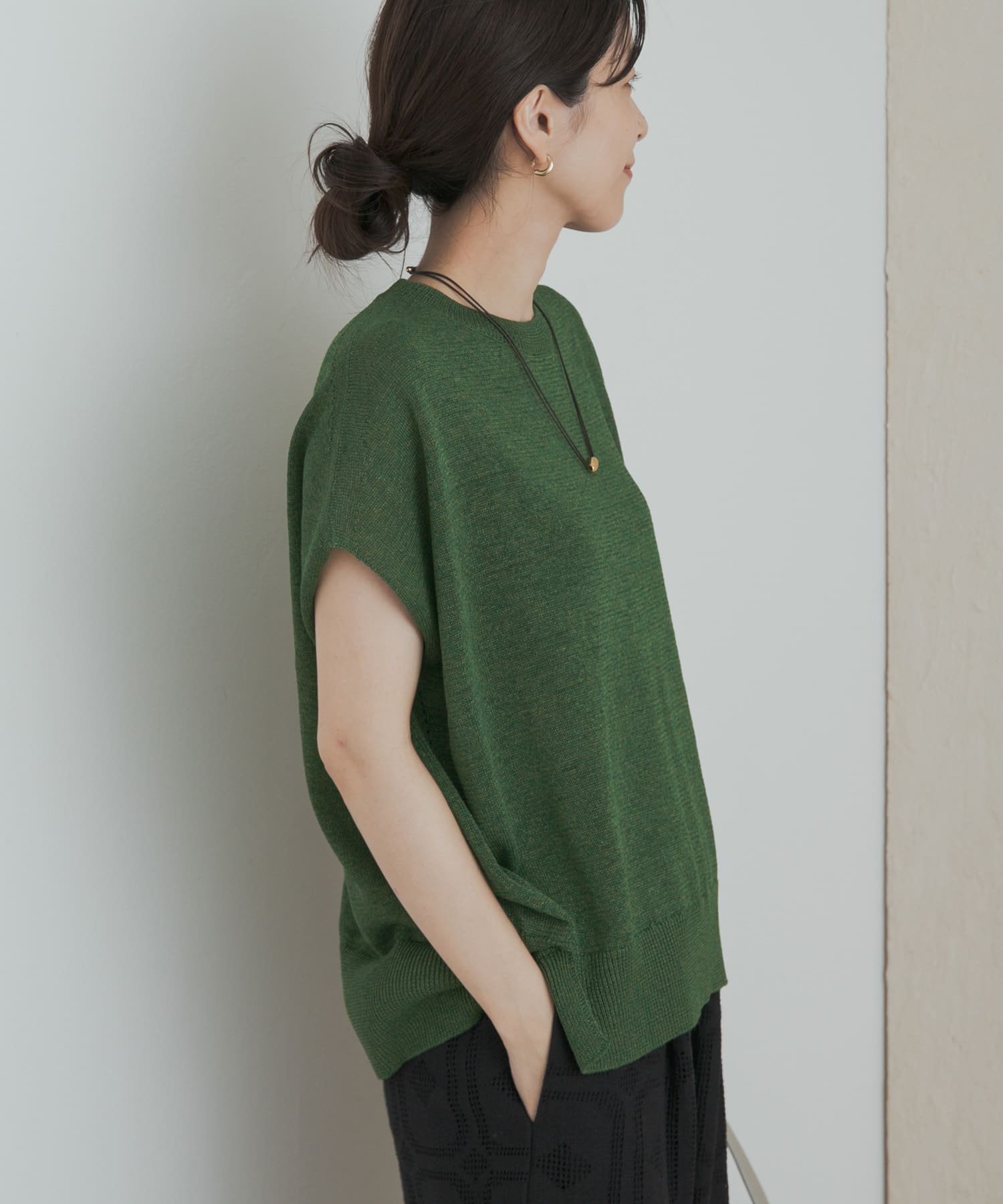GREEN