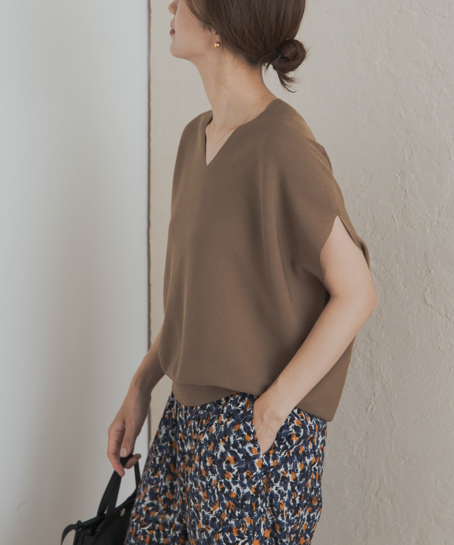 MUSE URBAN Vネック ニット ブラウン リネン混 MUSE URBAN Vネック ニット ブラウン リネン混 DEUXIEME CLASSE