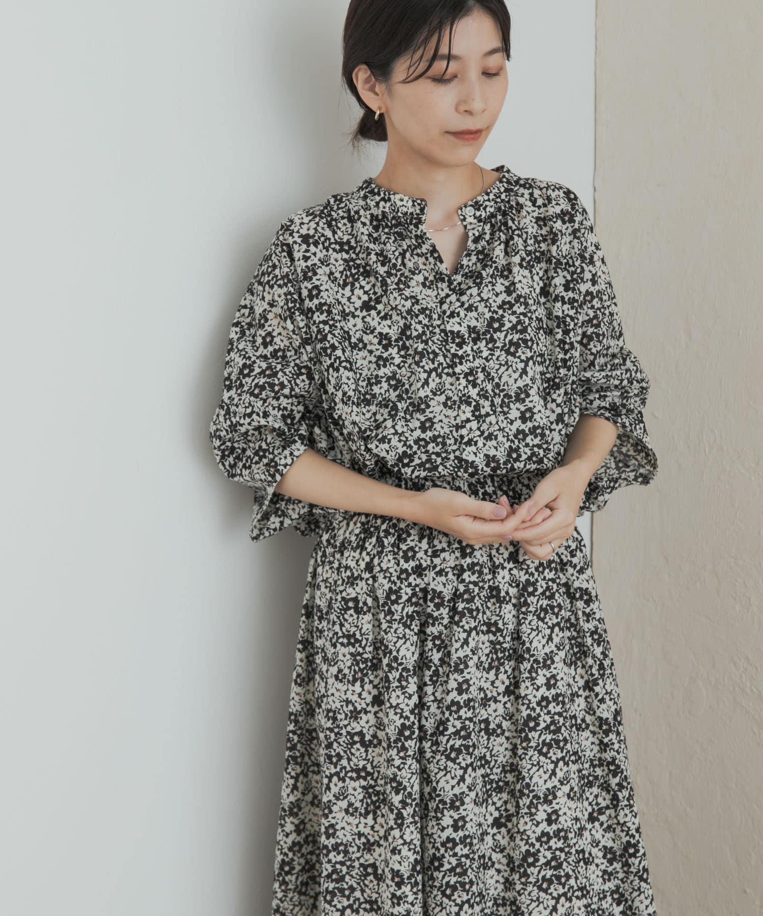 フラワープリントドルマンブラウス