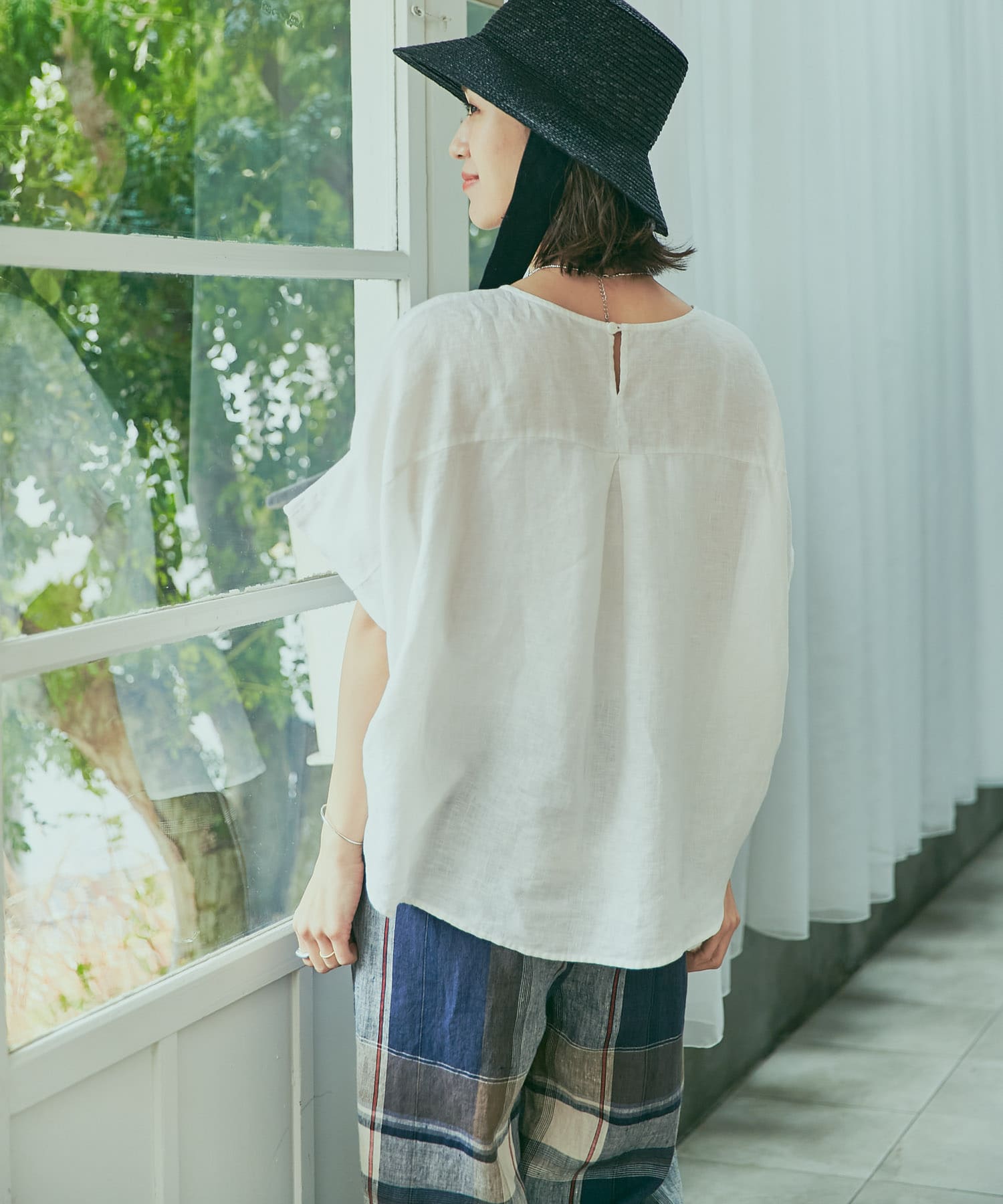 OFF WHITE