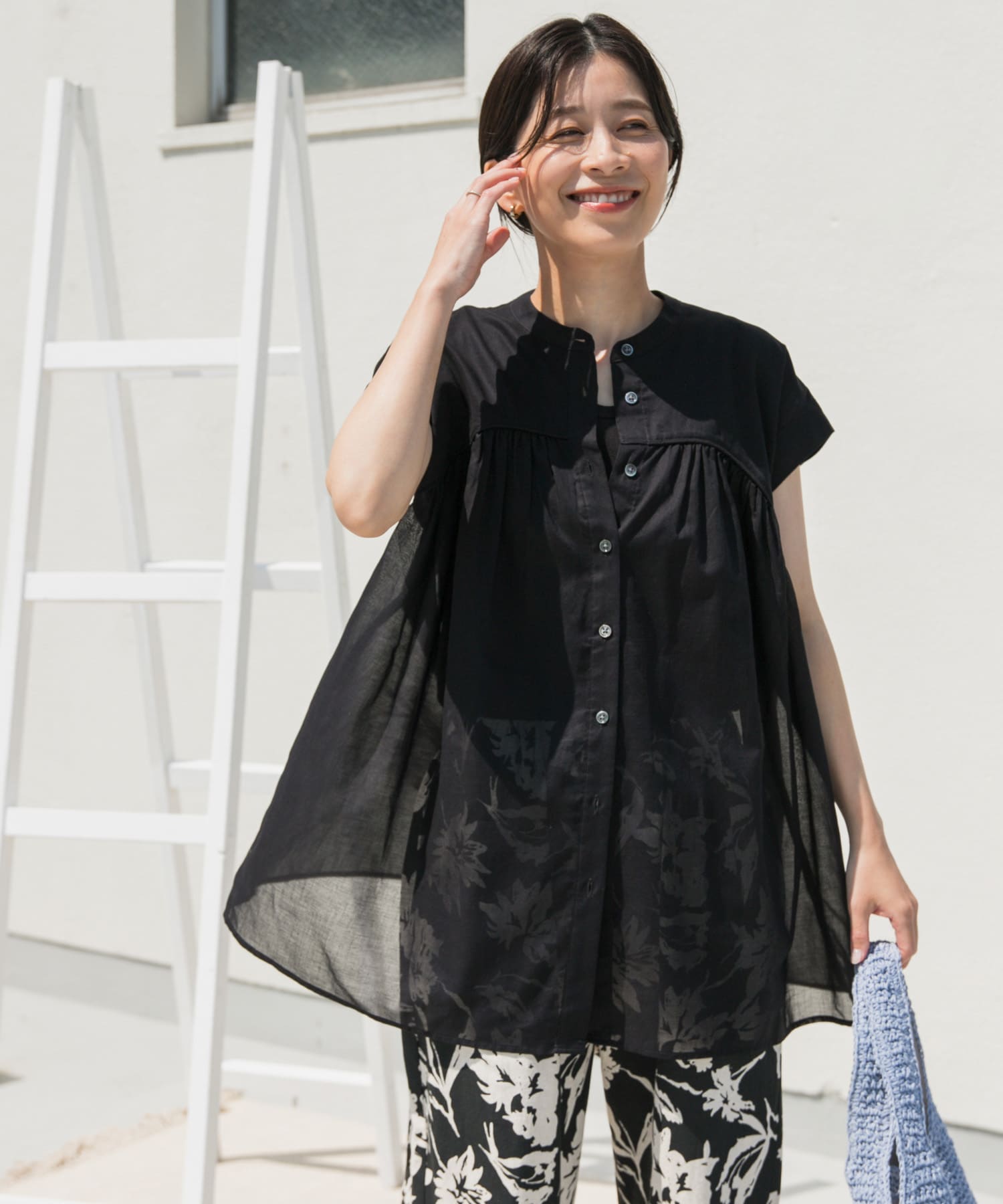 『UR TECH』ボイルギャザーフレンチブラウス