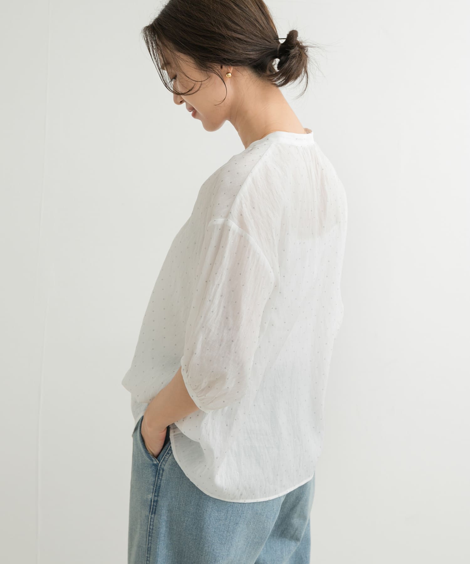 OFF WHITE
