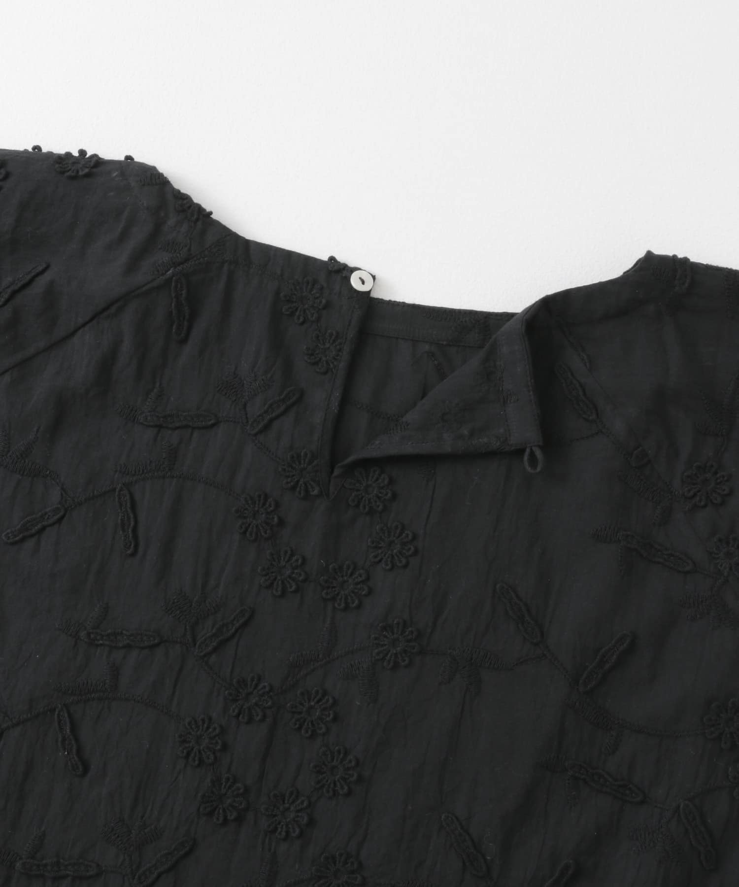 立体刺繍ブラウス BLACK M