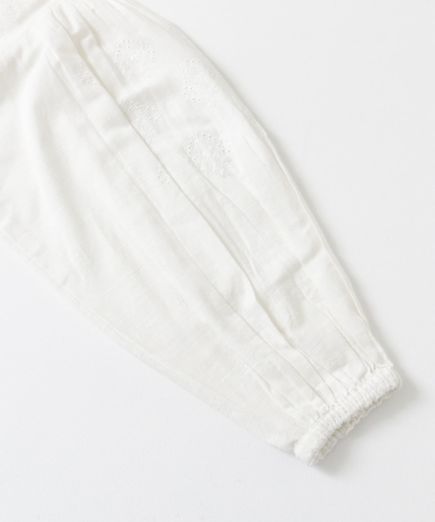 刺繍ボリュームスリーブブラウス OFF M