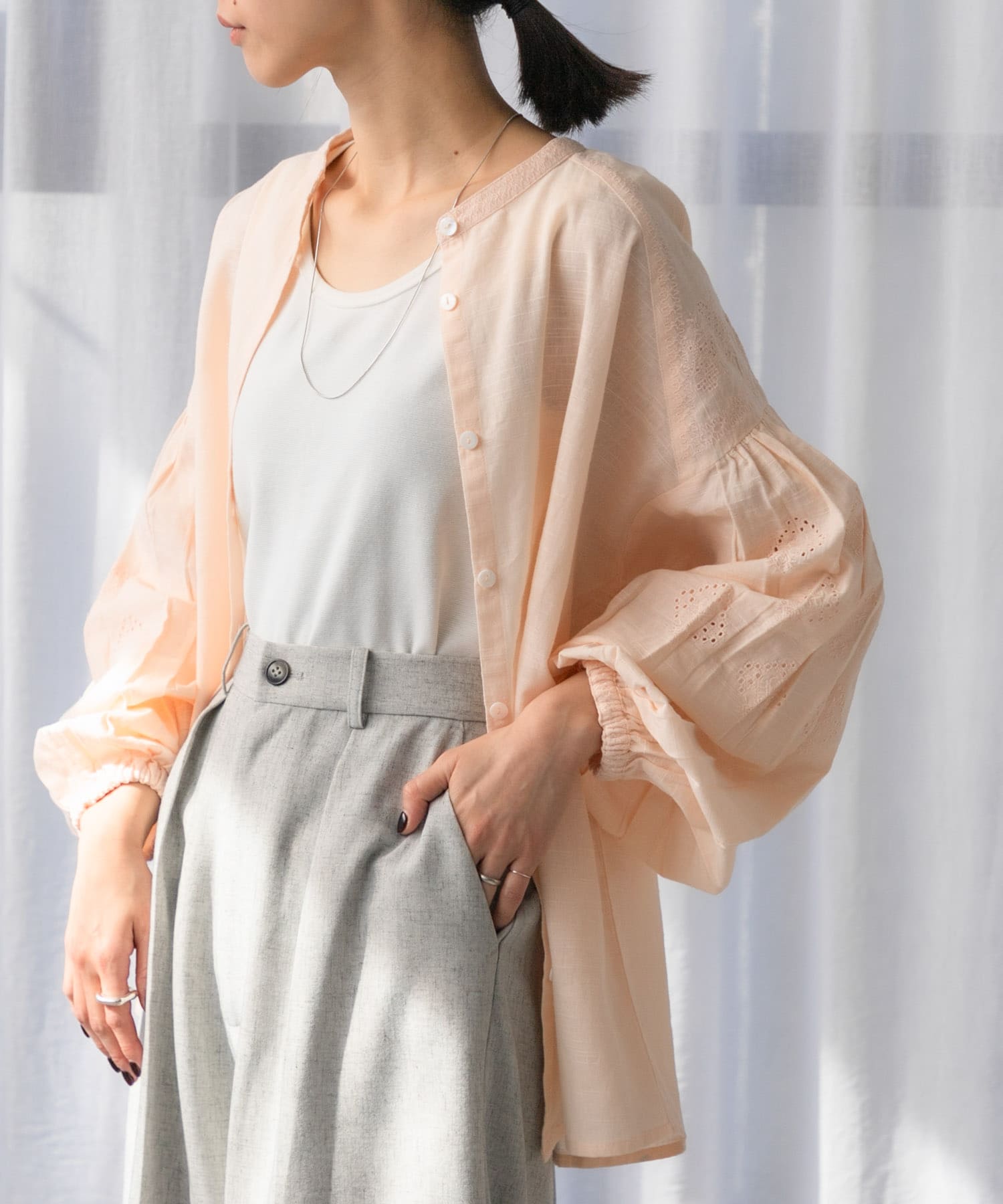 刺繍ボリュームスリーブブラウス