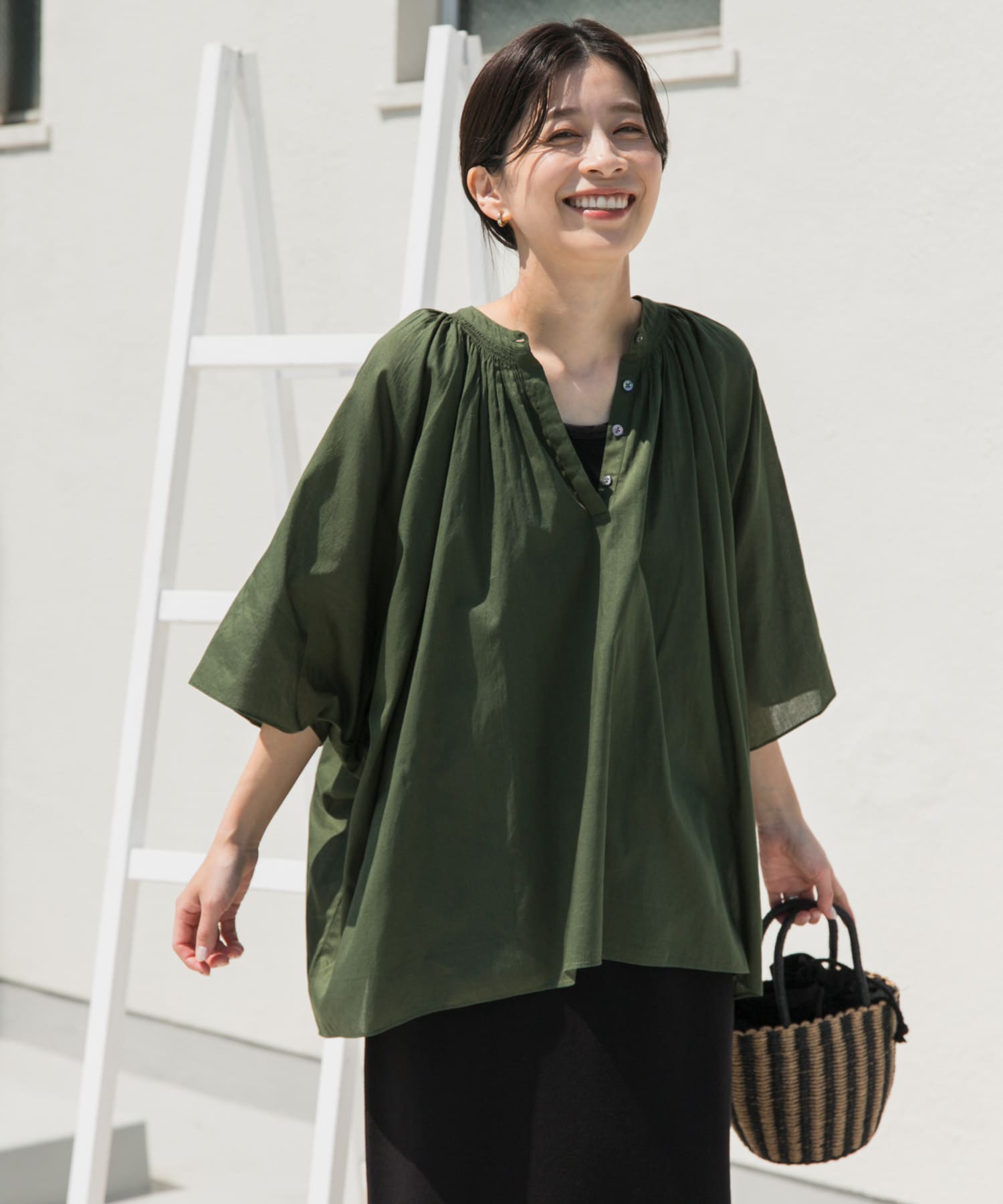 GREEN