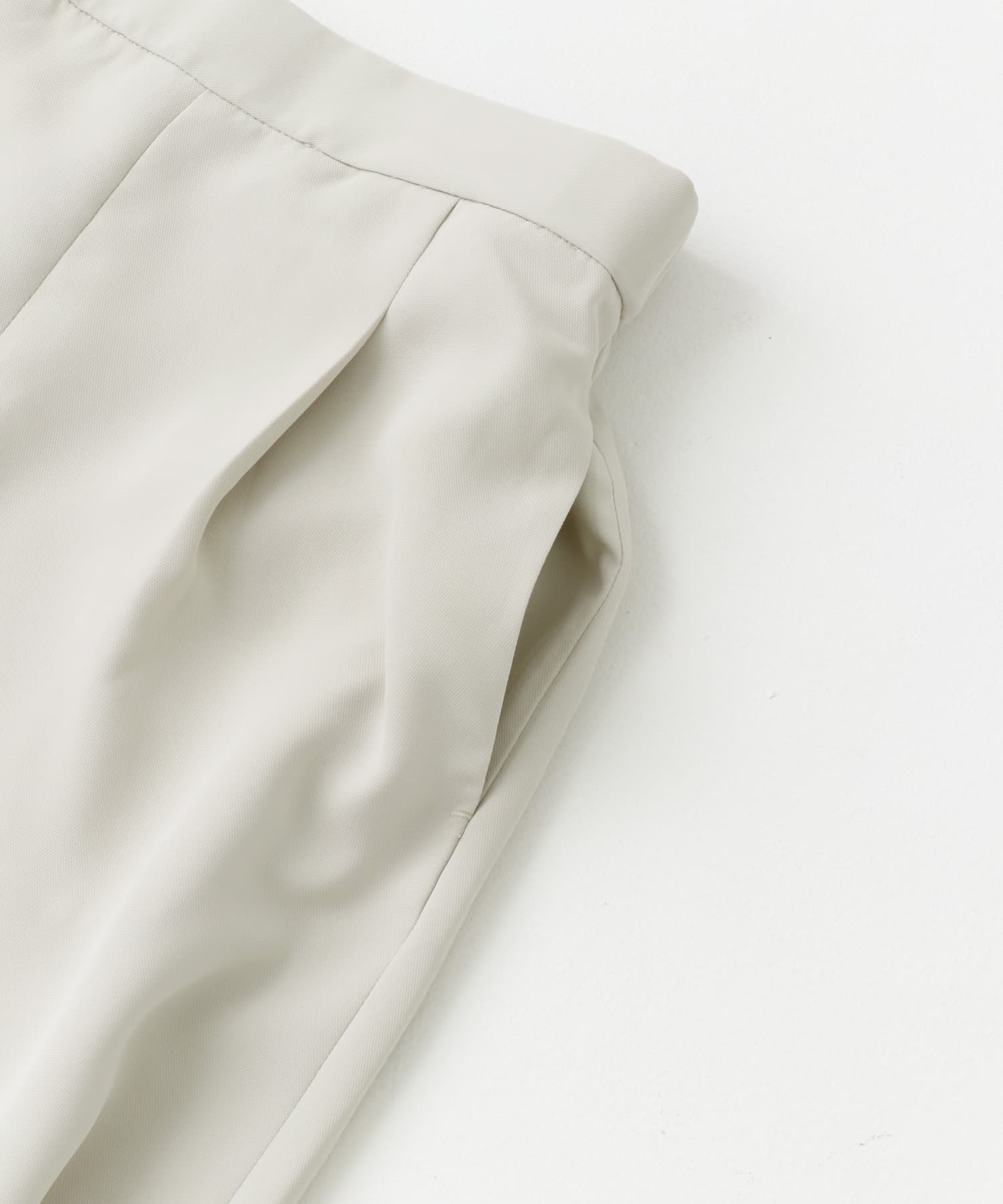 L.BEIGE