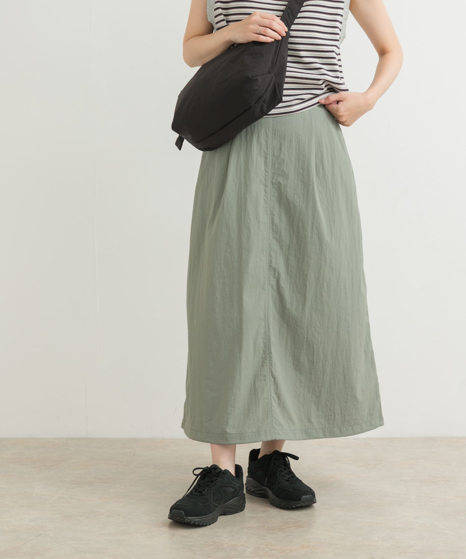L.KHAKI