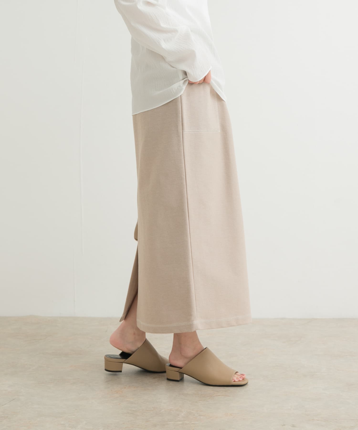 BEIGE