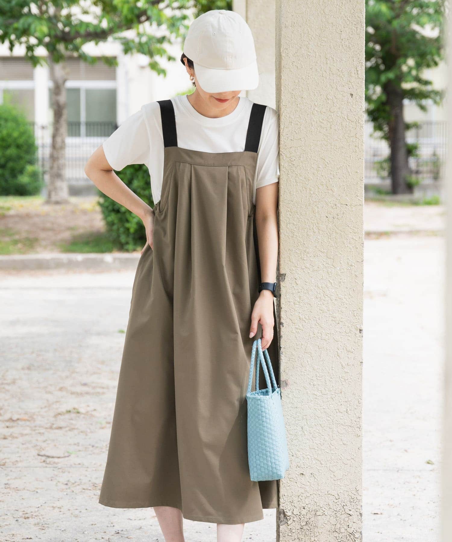 KHAKI