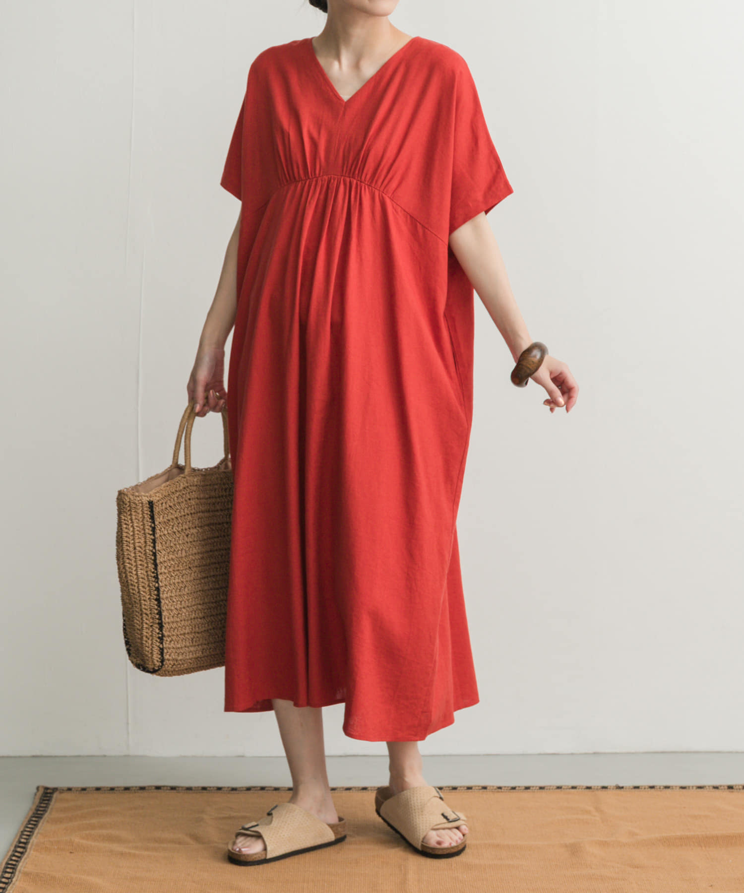 リネンレーヨンVネック切替ギャザーワンピース