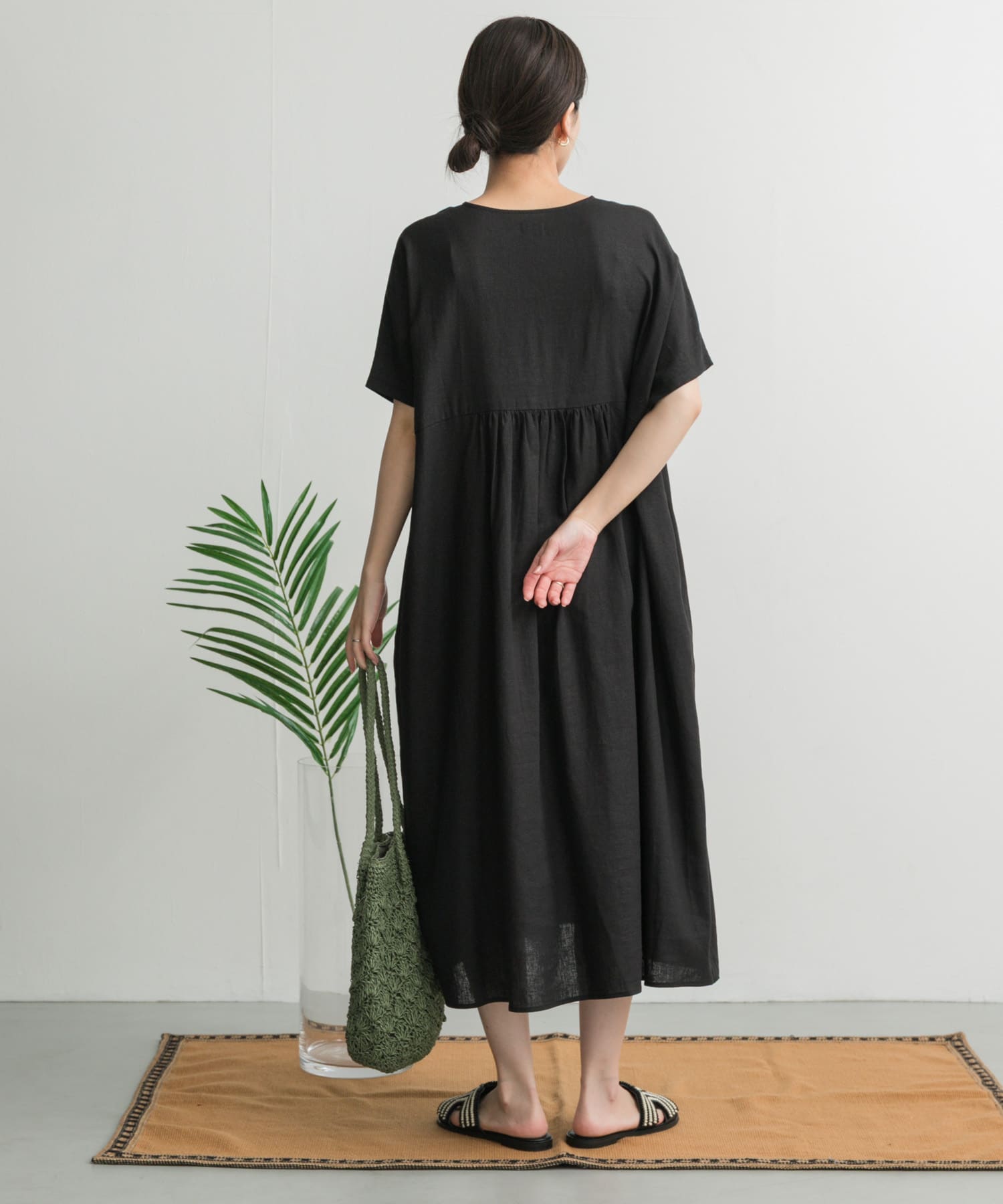 後ろリボン襟付きリネンギャザーワンピース ギャザー襟付き後ろリボンコットンリネンギャザーワンピース
