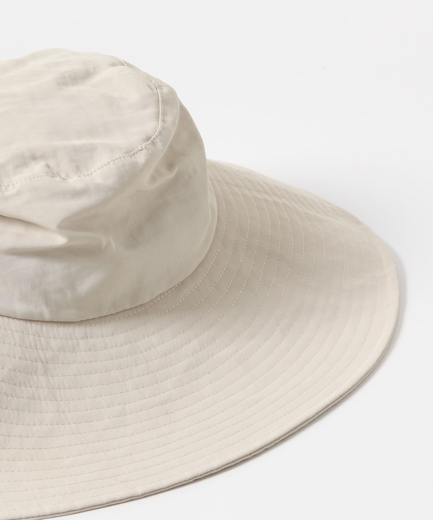 L.BEIGE