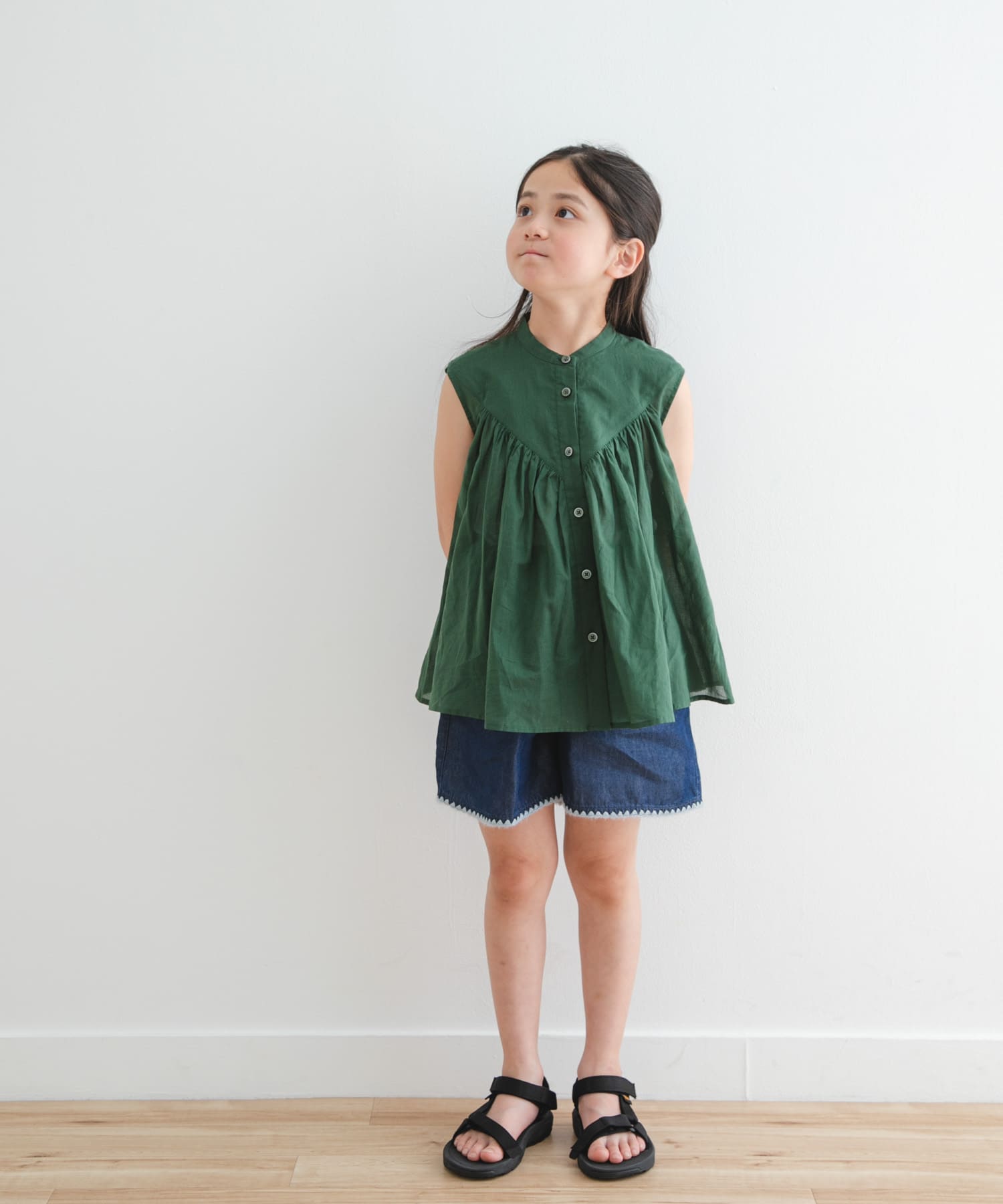 GREEN