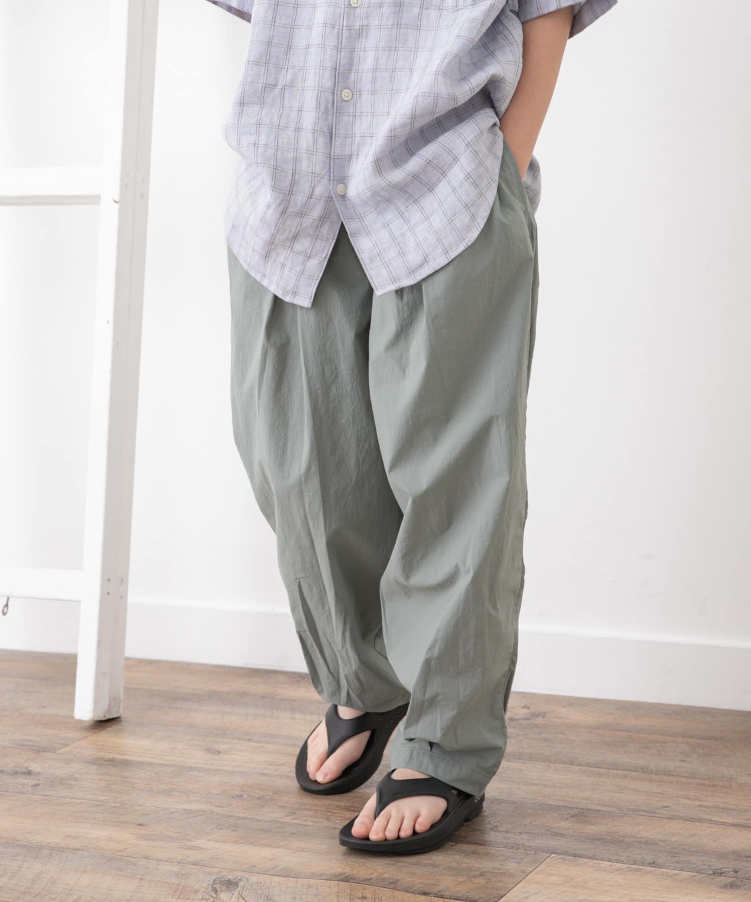 KHAKI