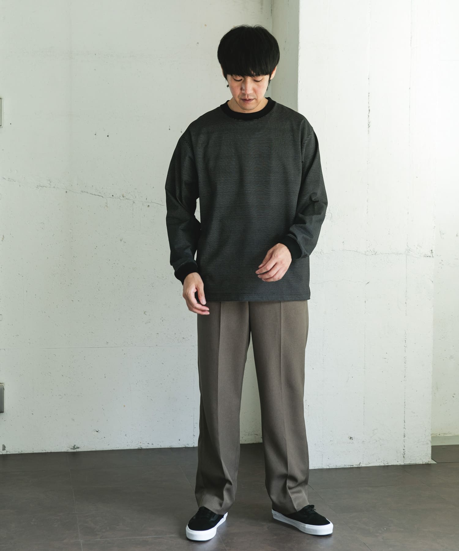 GRAY KHAKI