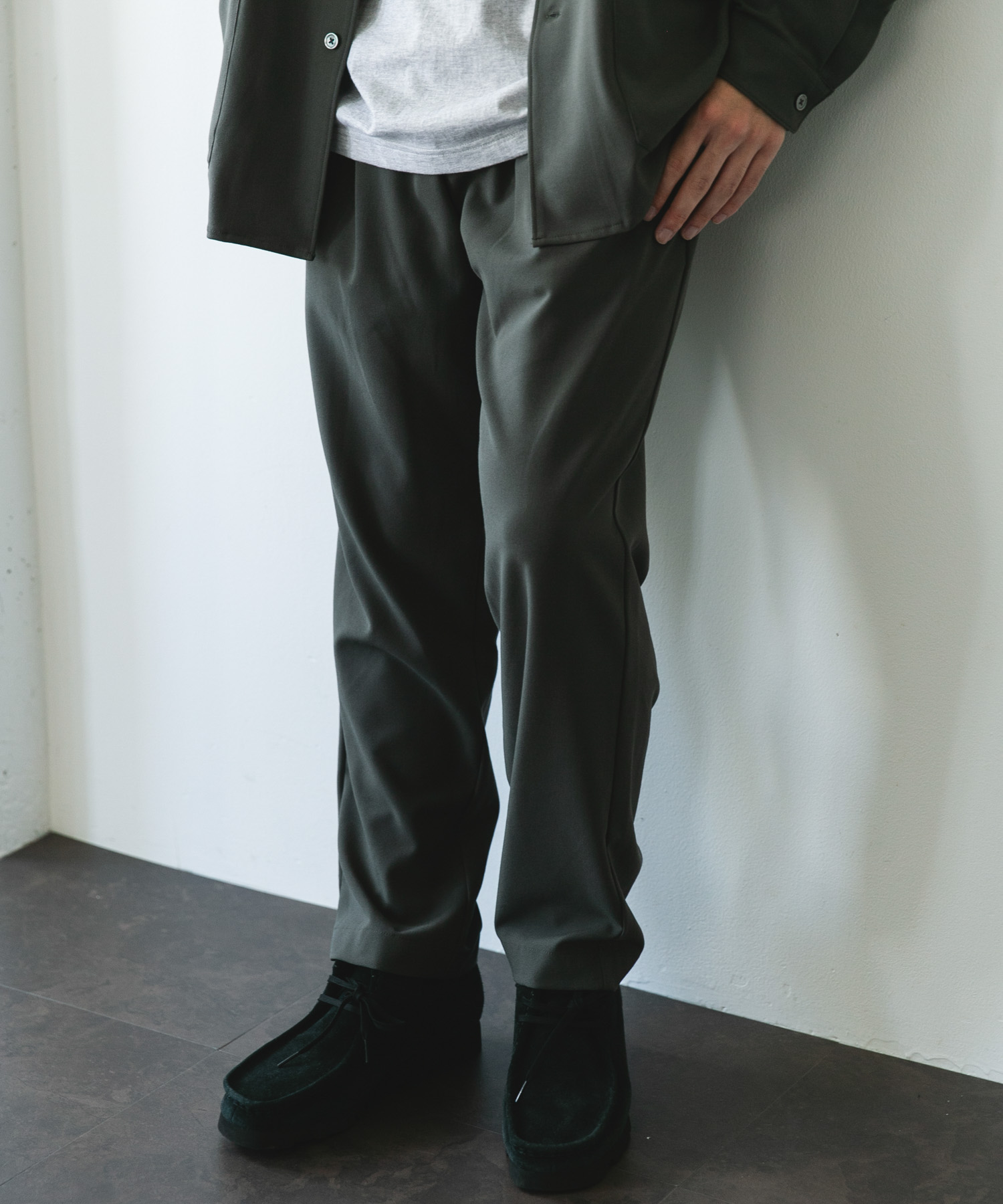 KHAKI