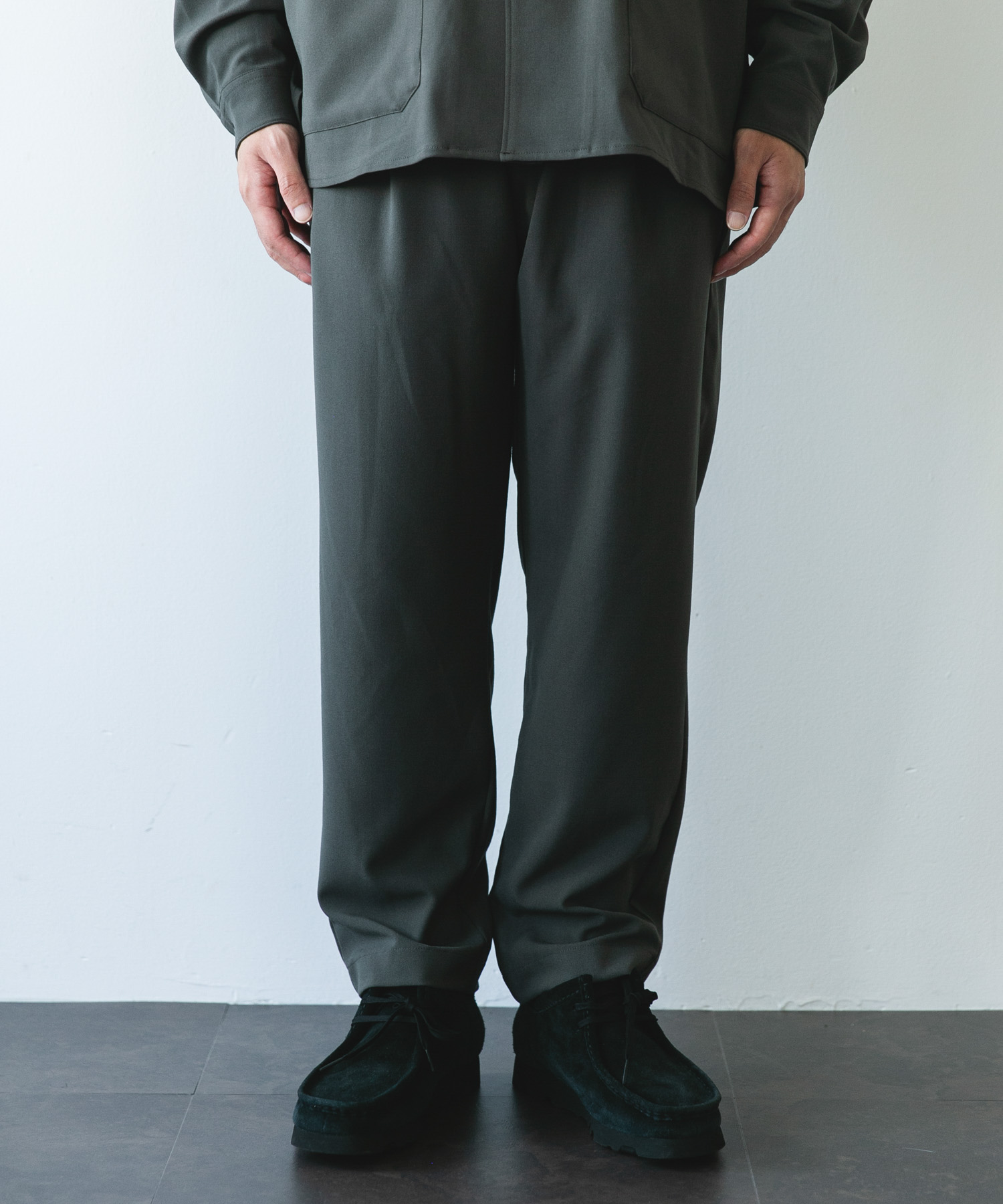 KHAKI