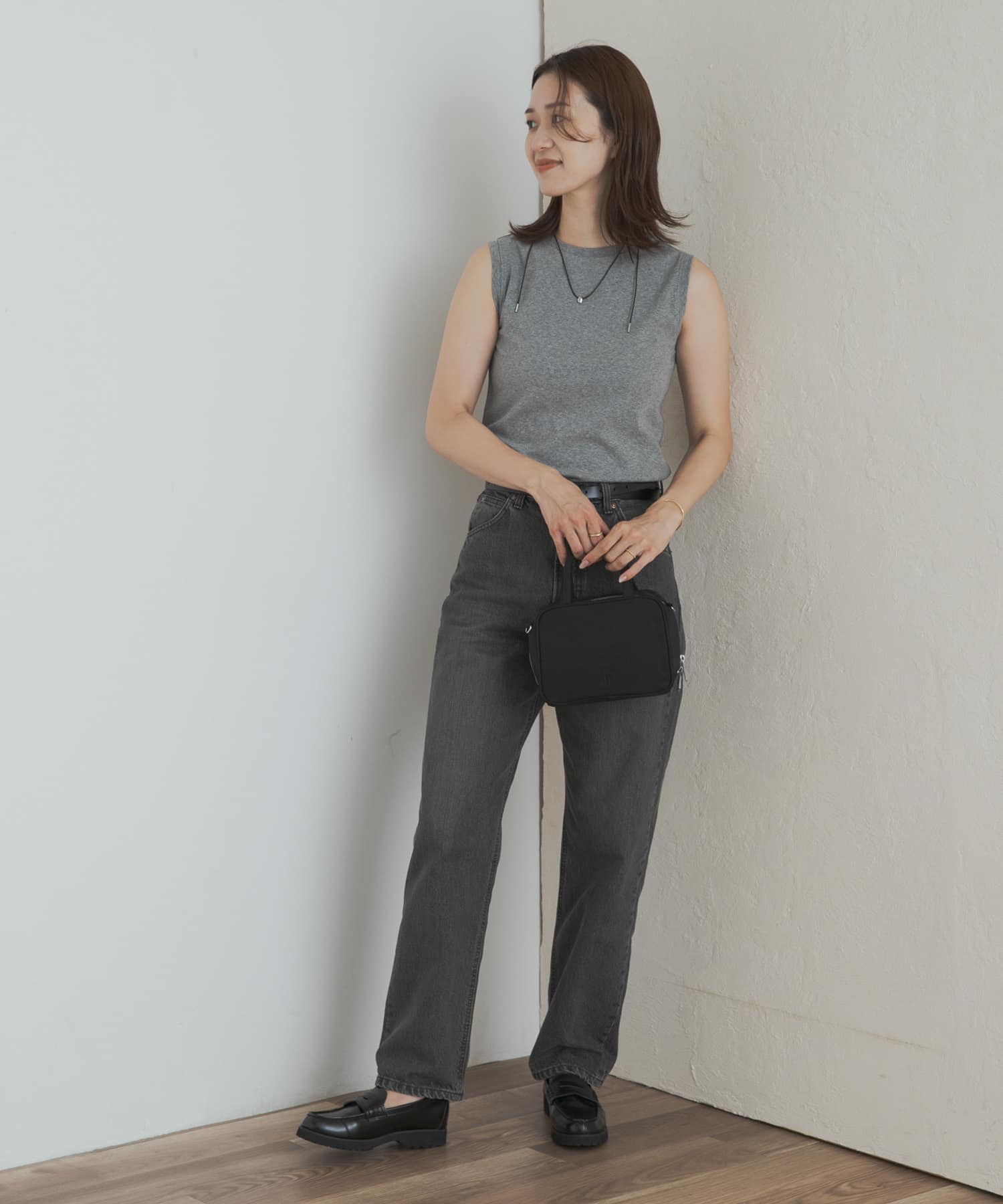 TOP GRAY
