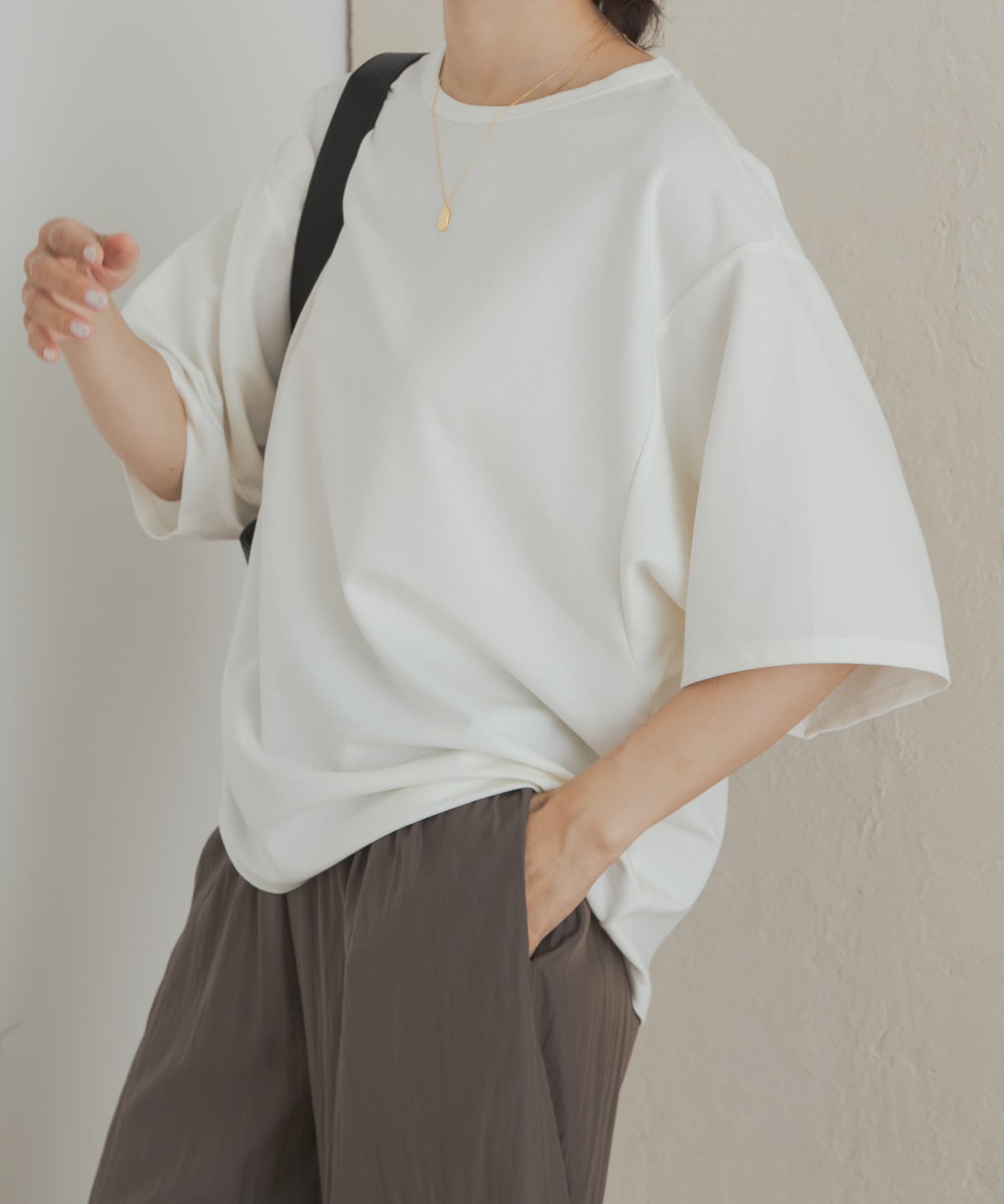 オーバーサイズフォルムプルオーバー