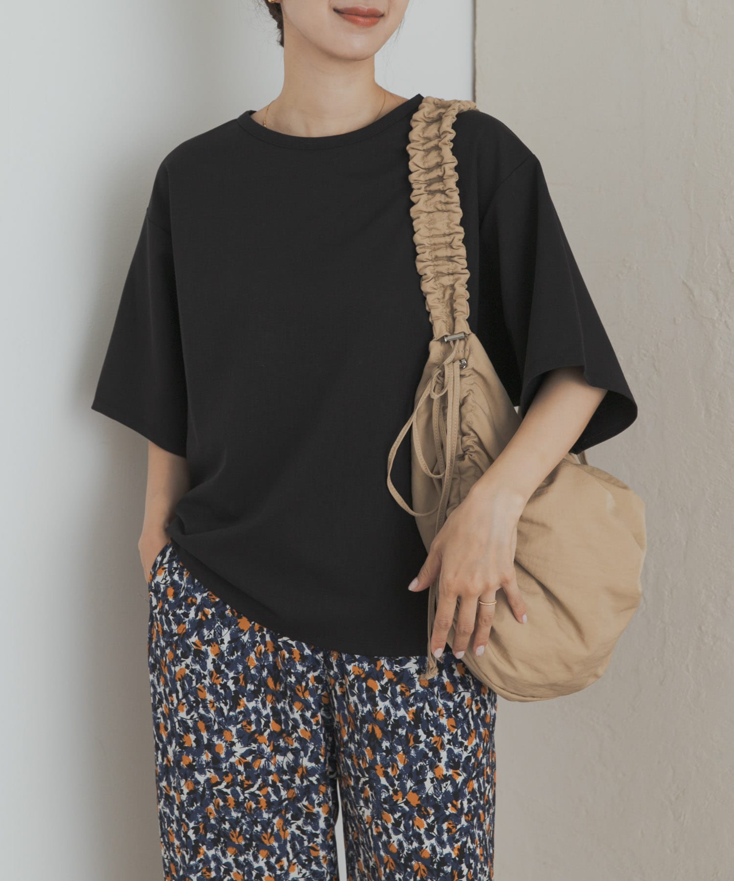 オーバーサイズフォルムプルオーバー