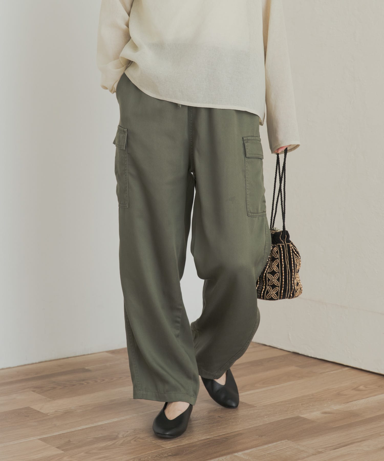 KHAKI