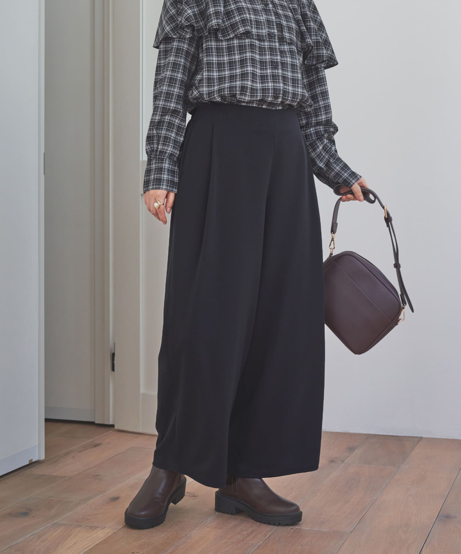 『仁村紗和さん着用』『UR TECH』完声9分丈ワイドパンツ