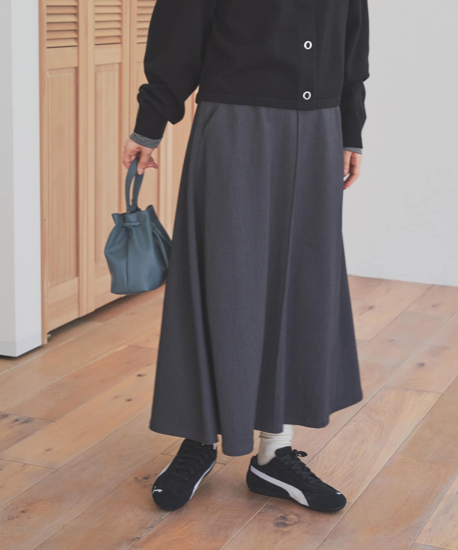 『仁村紗和さん着用』『UR TECH』完声フレアスカート