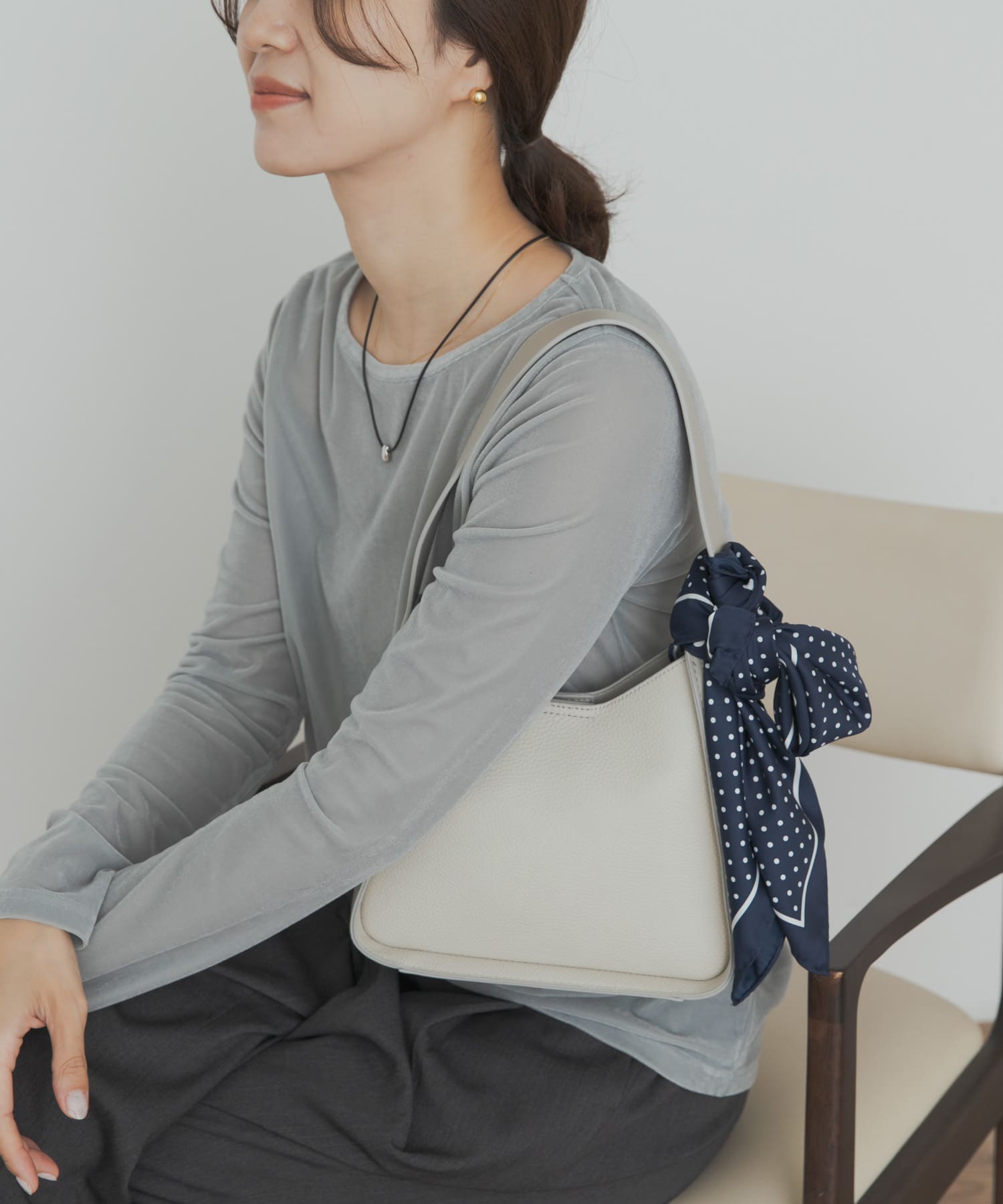 ハーフムーンワンハンドルバッグ