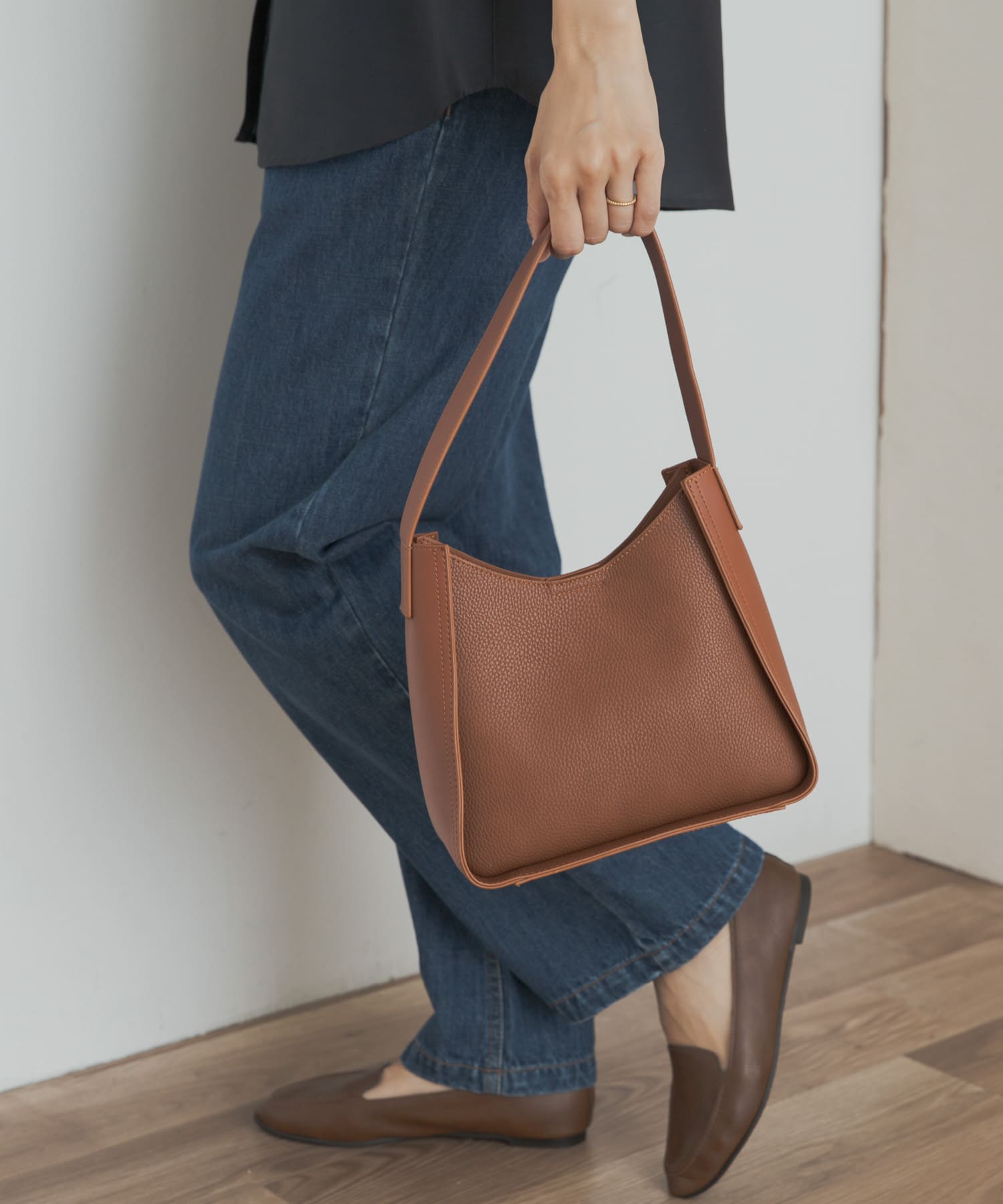 ハーフムーンワンハンドルバッグ BROWN one