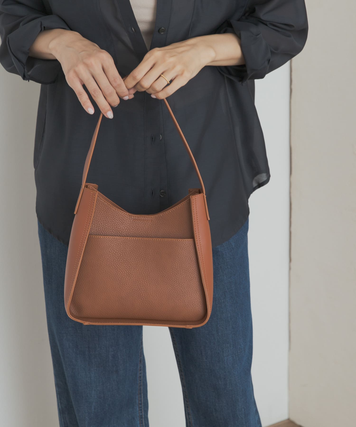 ハーフムーンワンハンドルバッグ BROWN one