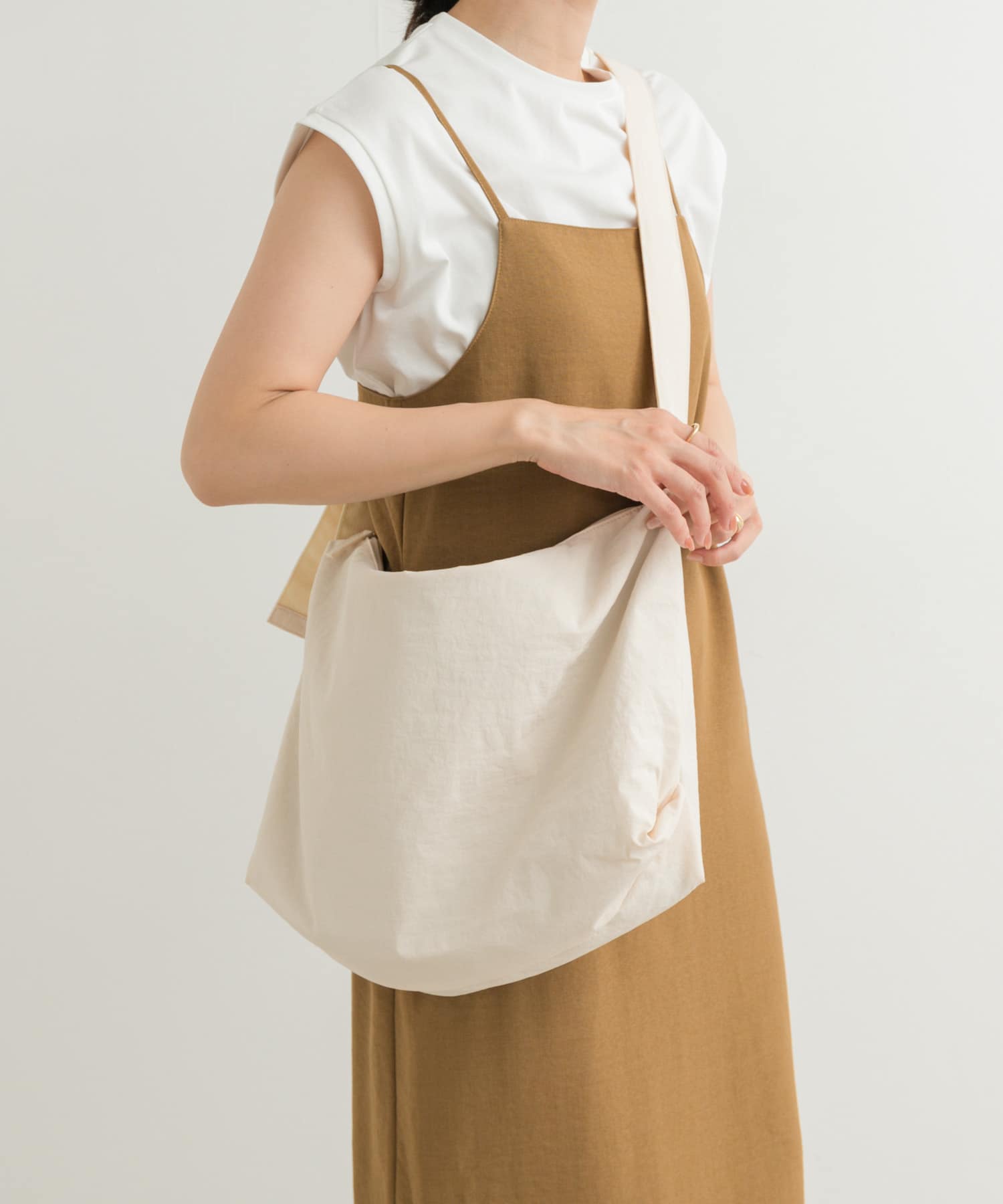 ウォッシャブルショルダーバッグ IVORY one
