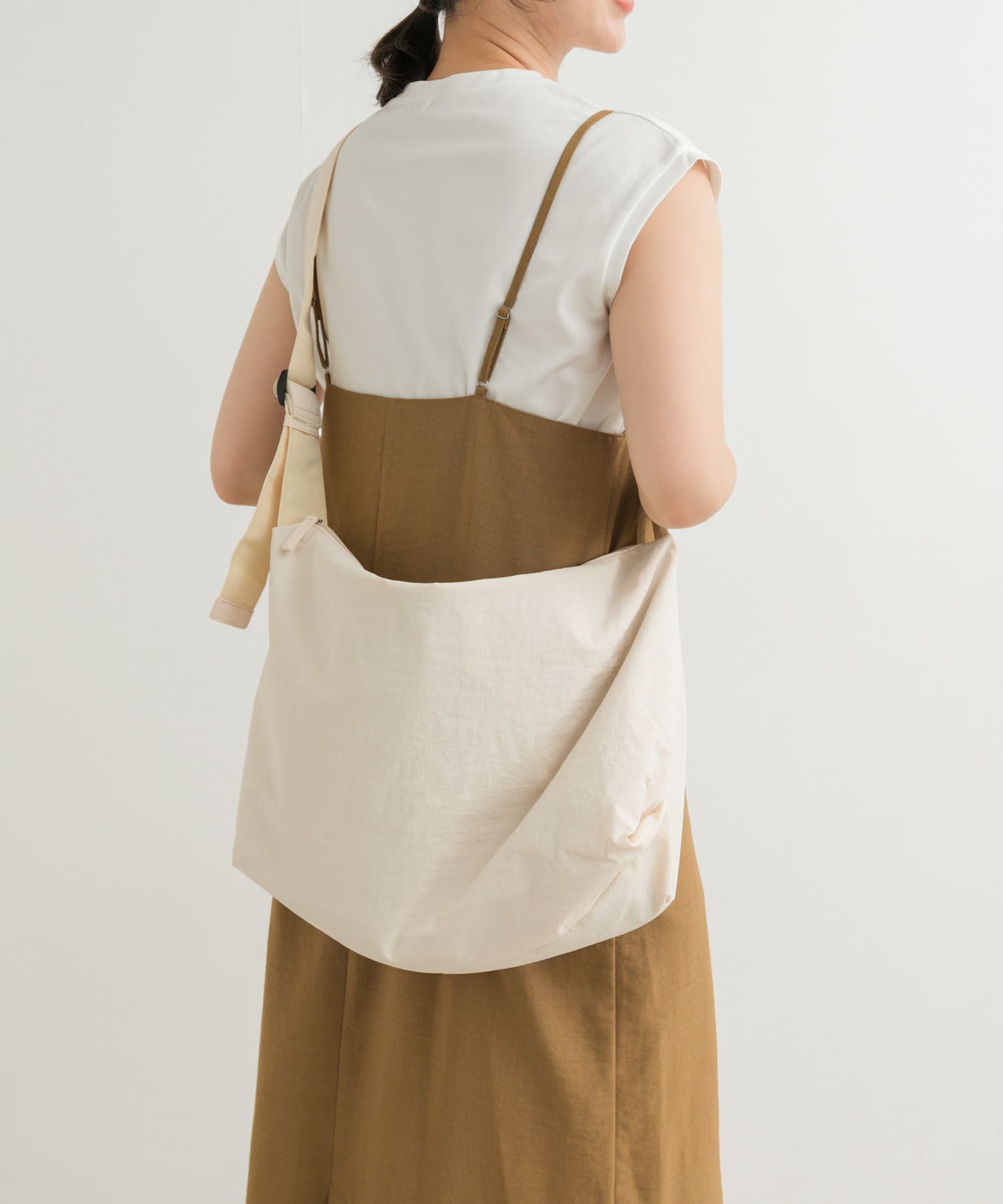 ウォッシャブルショルダーバッグ IVORY one