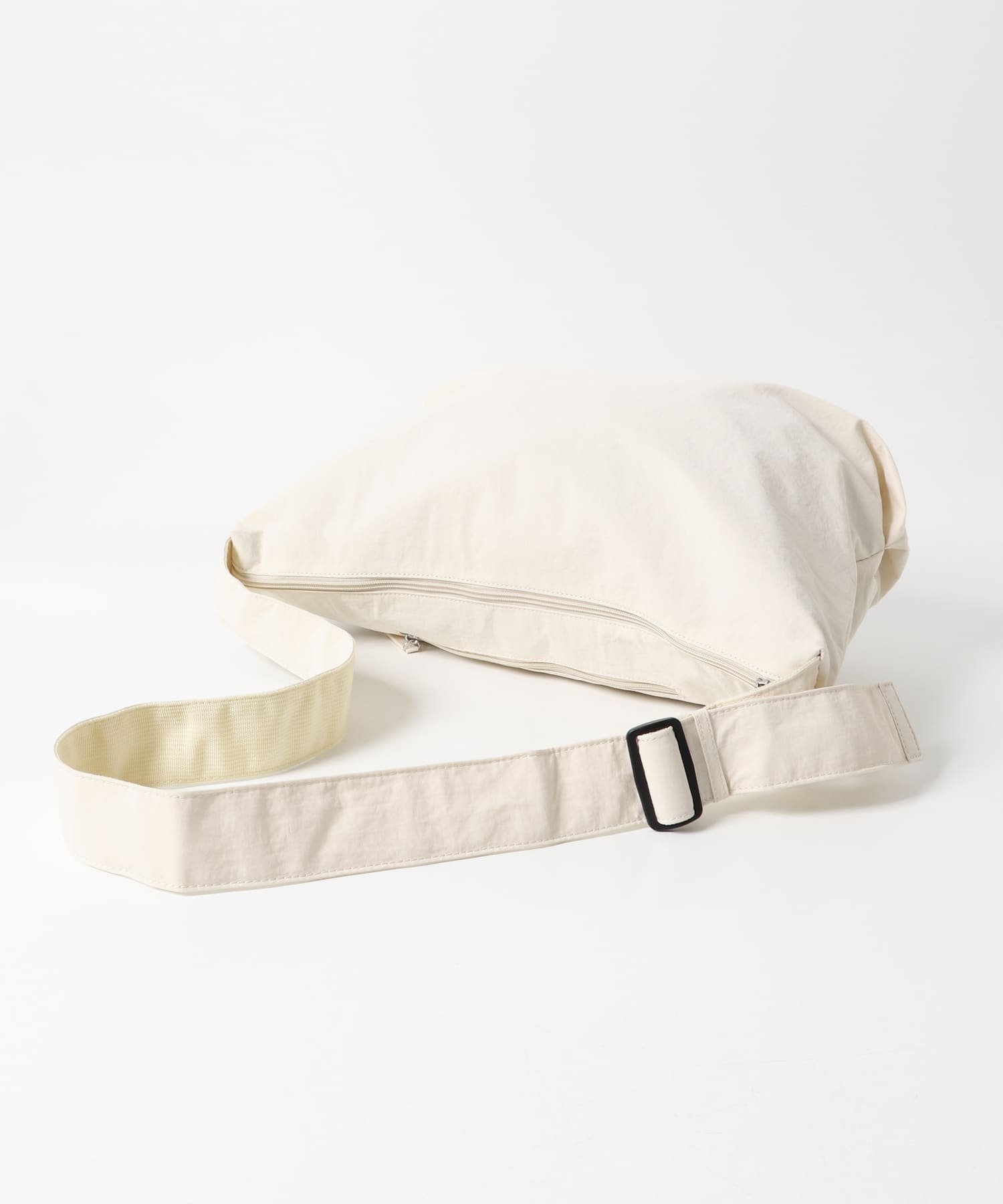 ウォッシャブルショルダーバッグ IVORY one
