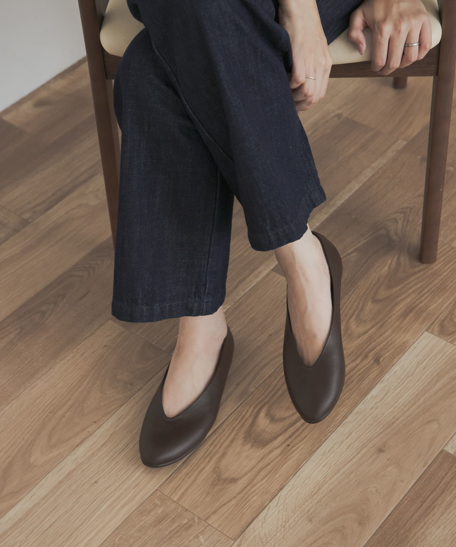 Vカットパンプス BROWN 35