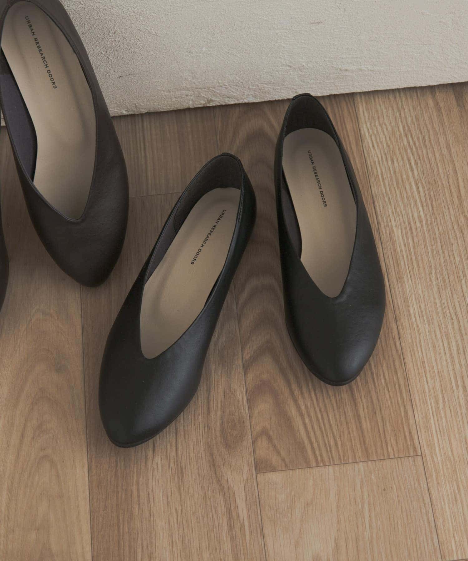 Vカットパンプス BLACK 36