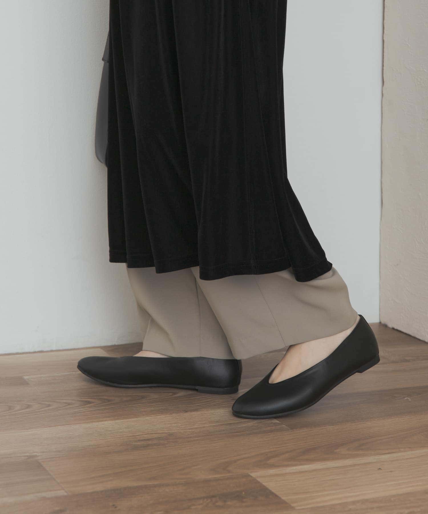 Vカットパンプス BLACK 36