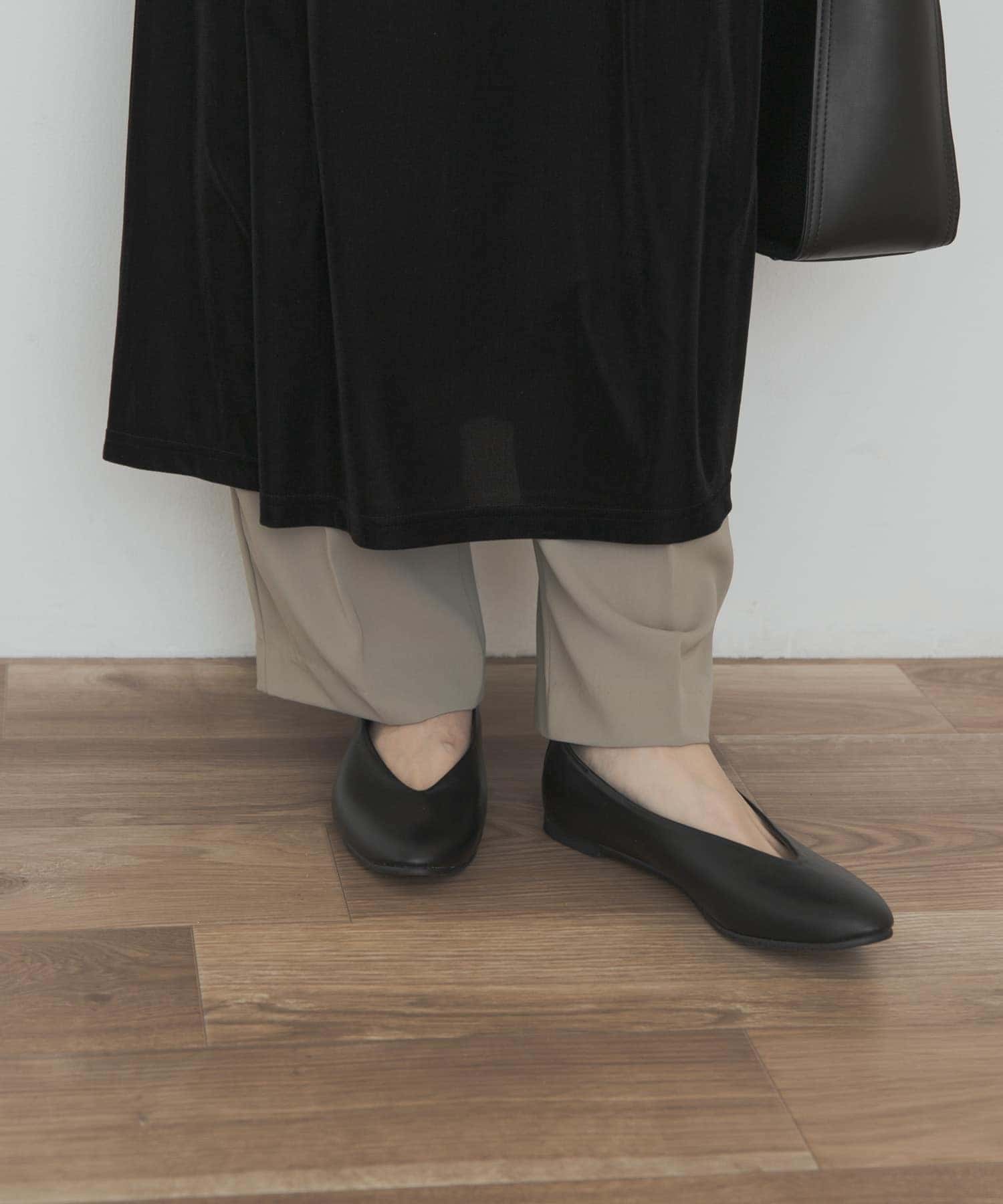 Vカットパンプス BLACK 36