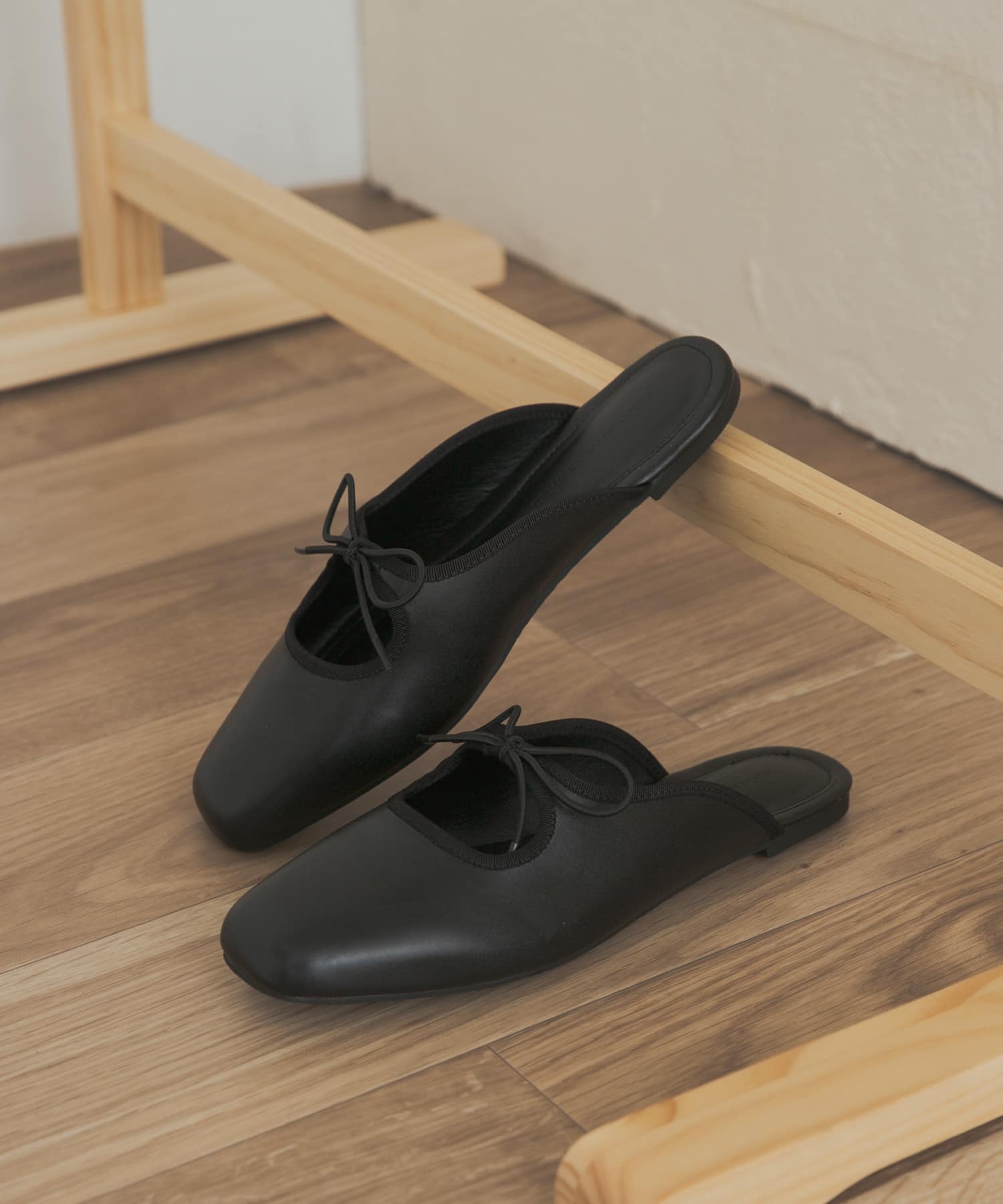 スクエアトゥリボンミュール