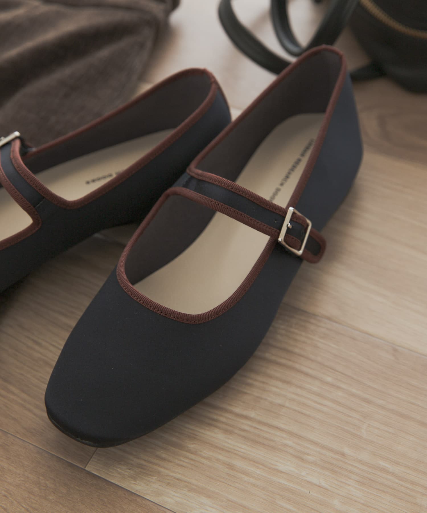 サテンメリージェーン