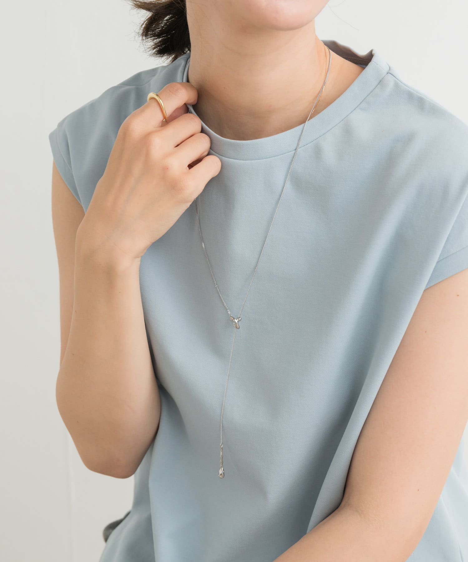 変形マンテルネックレス