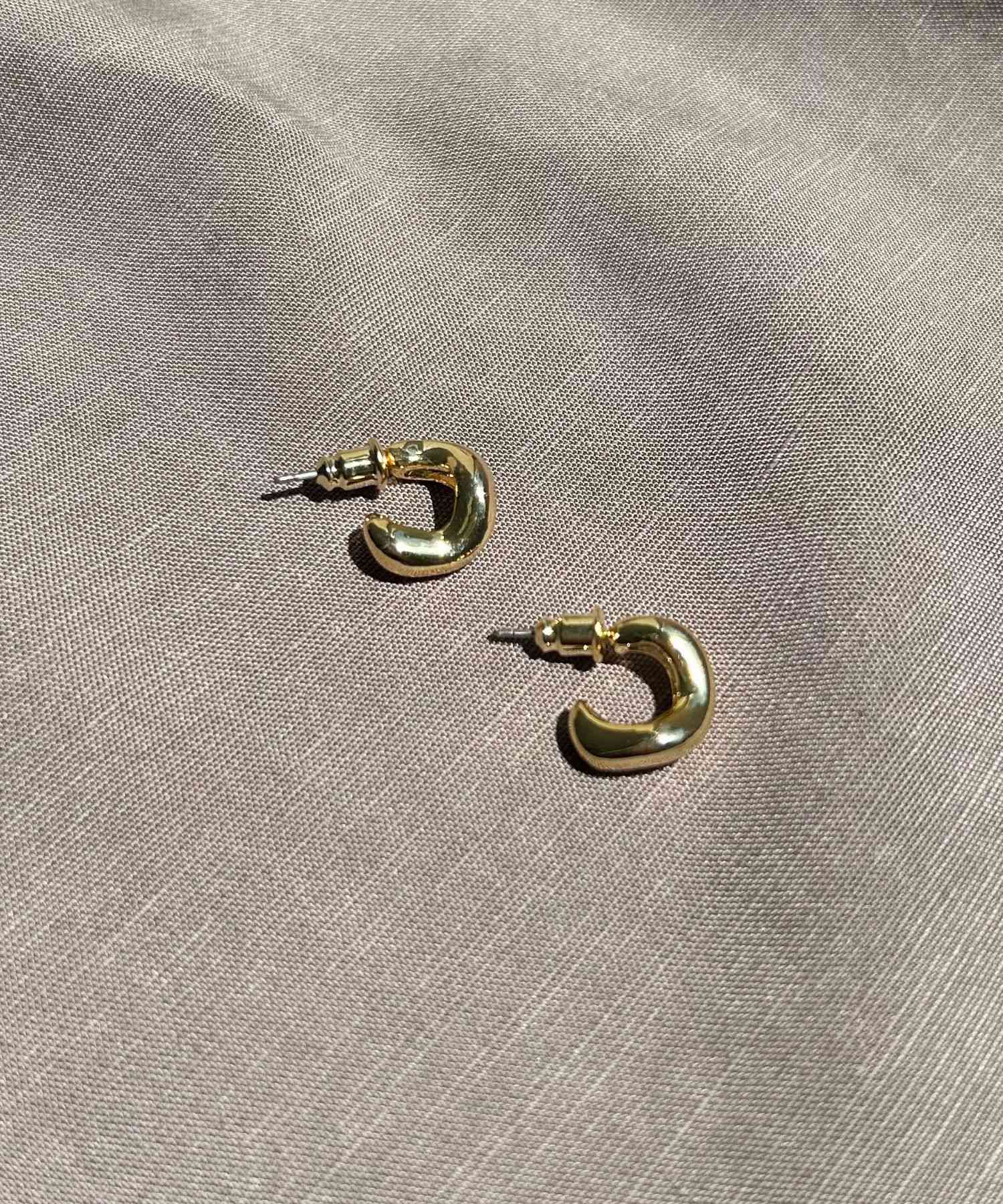 プランプメタルピアス GOLD one