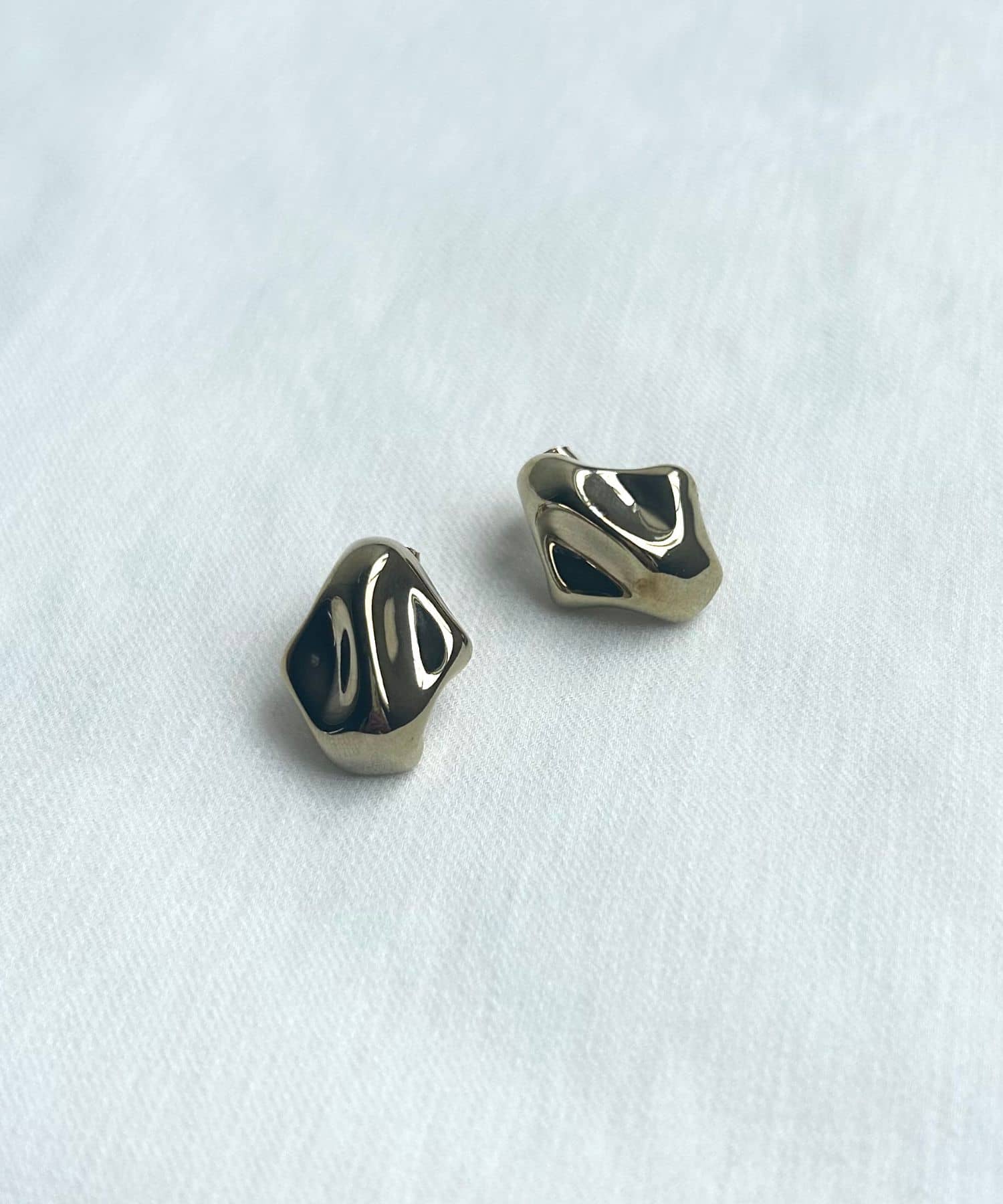 ニュアンスメタルピアス GOLD one
