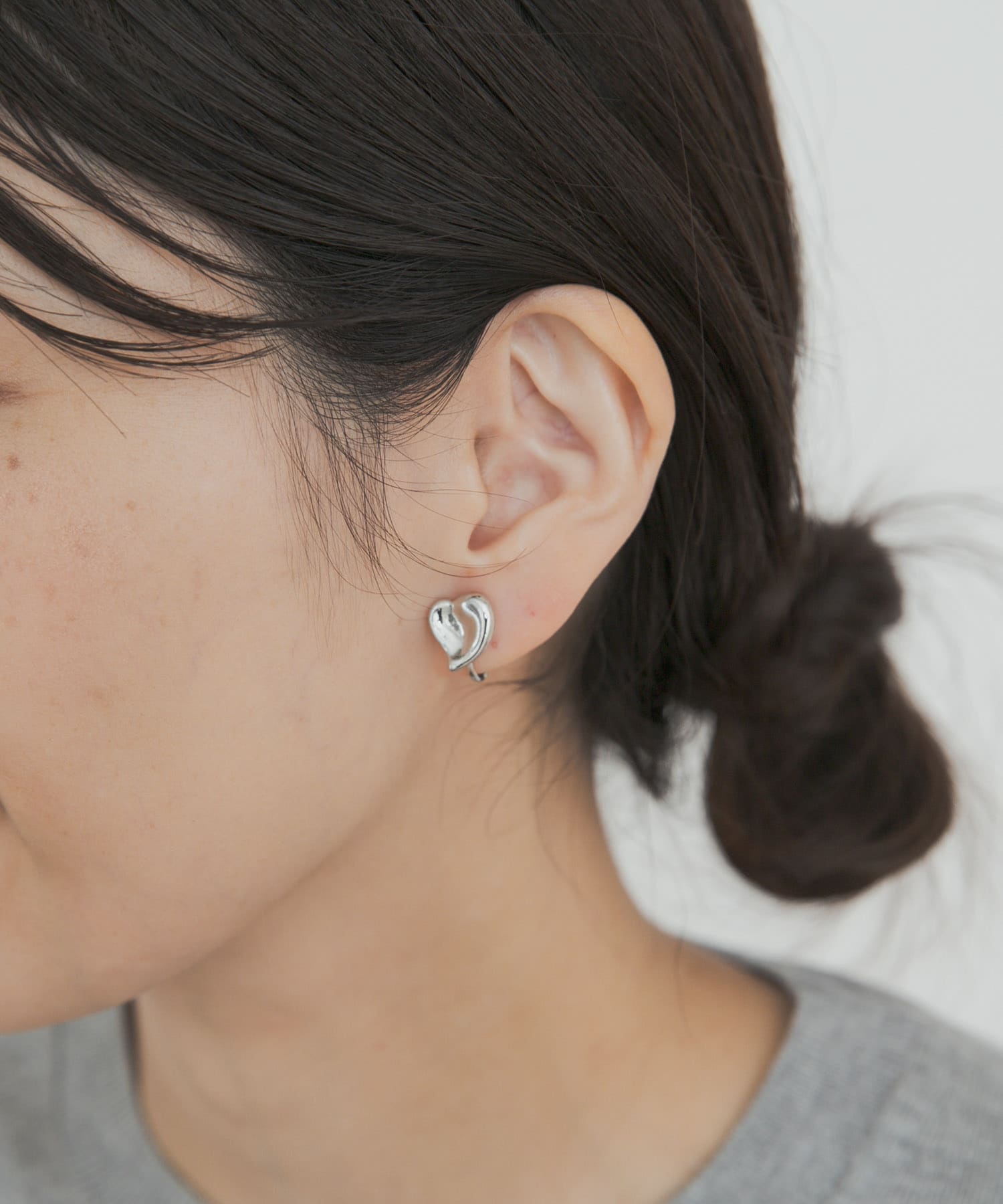 ハートモチーフイヤリング SILVER one